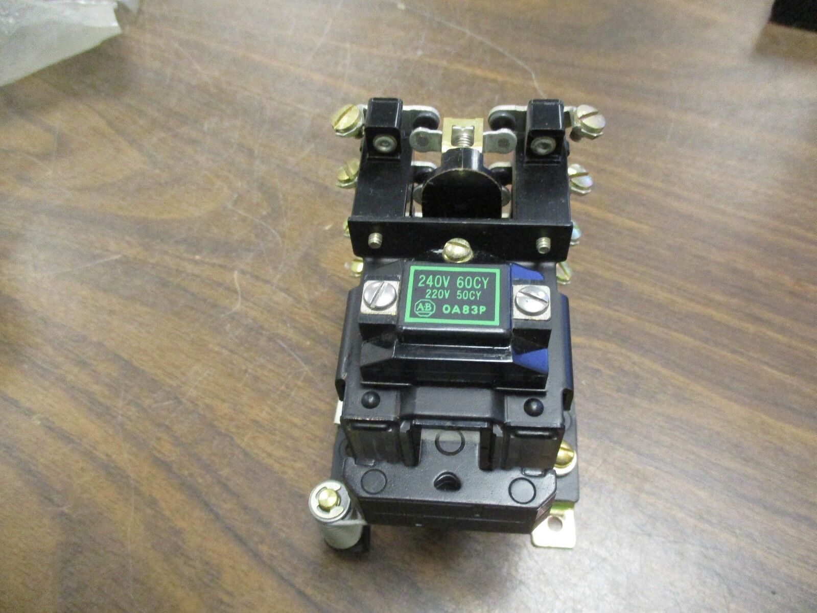 Allen-Bradley Type B AC Relay 700-B400A2 240V Coil 4P *No Box* New Surplus