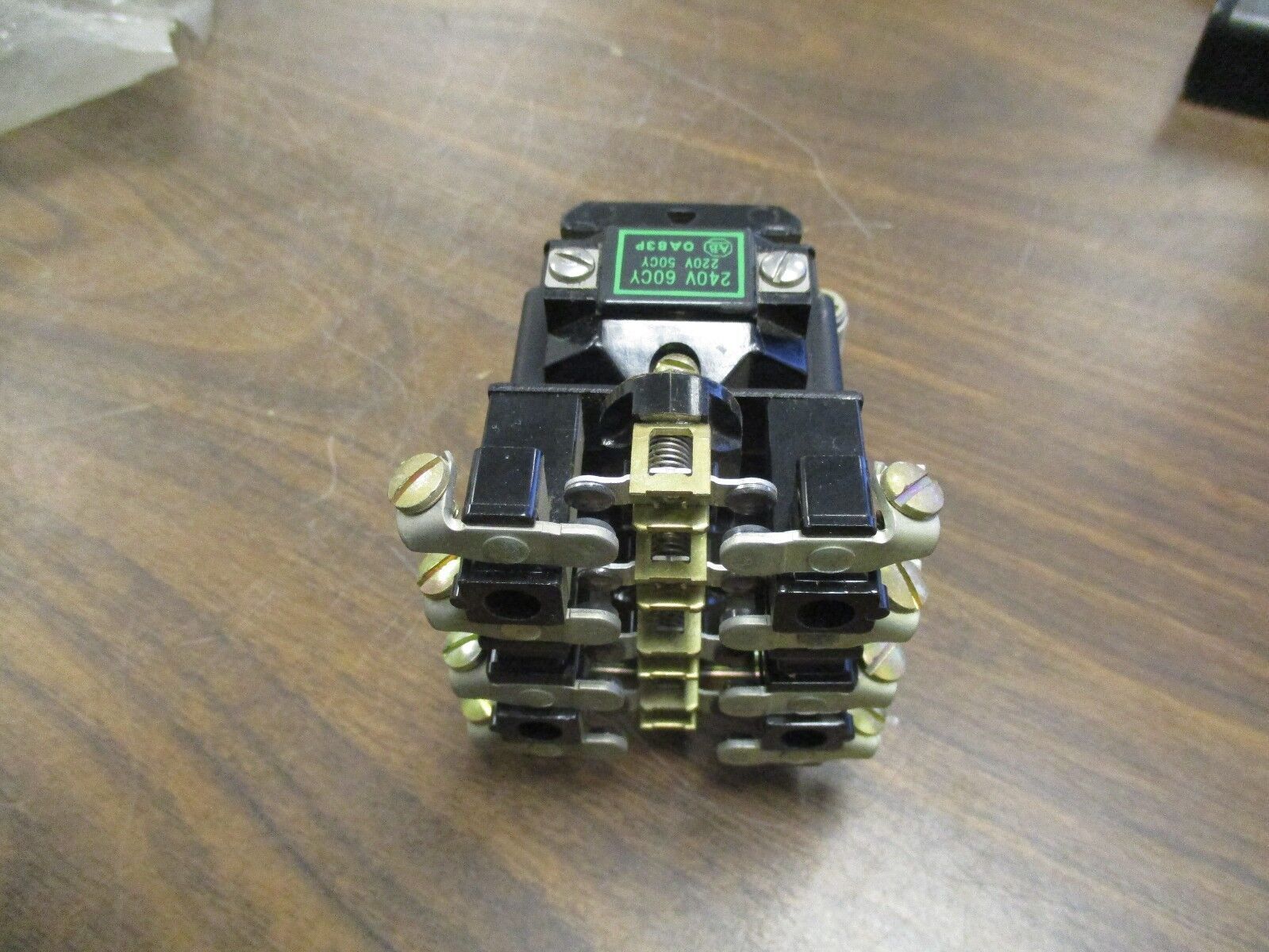 Allen-Bradley Type B AC Relay 700-B400A2 240V Coil 4P *No Box* New Surplus
