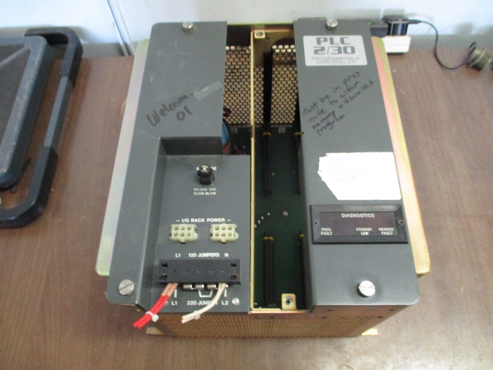 Allen-Bradley 1772 PLC-2/30 Programmable Controller 1772-LP3 Ser. A 120/240V