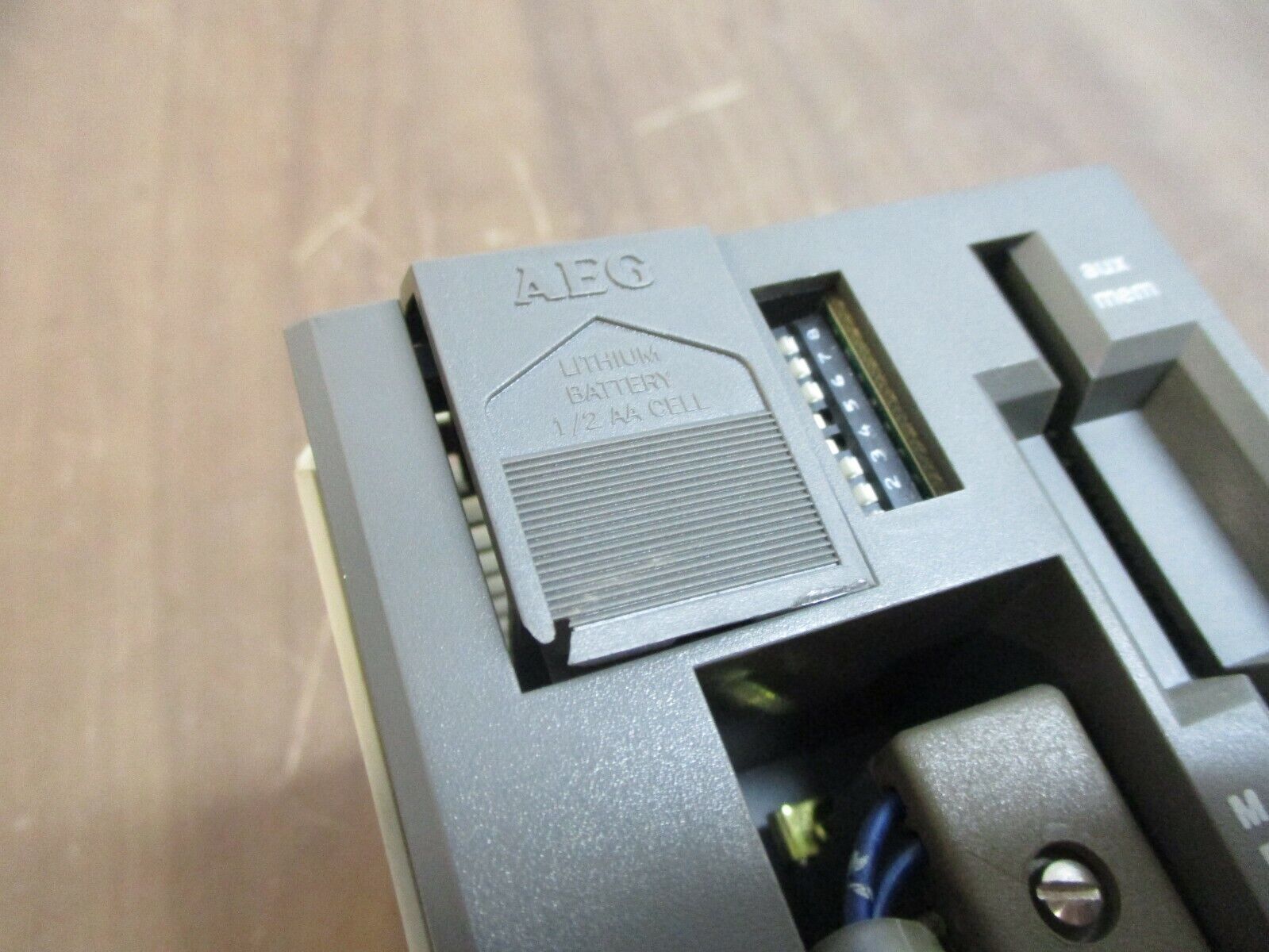 AEG Modicon CPU Module PC-A984-145 8K 24VDC 1A *Broken Battery Cover* Used