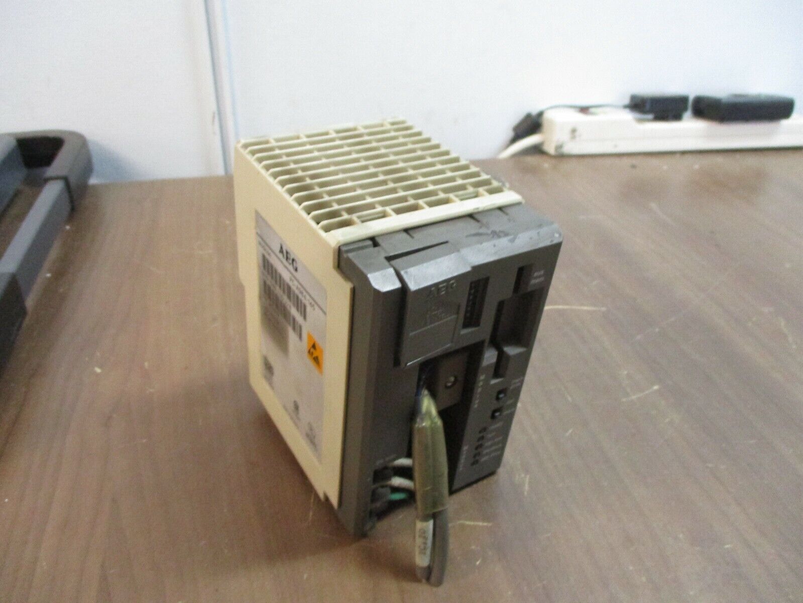AEG Modicon CPU Module PC-A984-145 8K 24VDC 1A *Broken Battery Cover* Used
