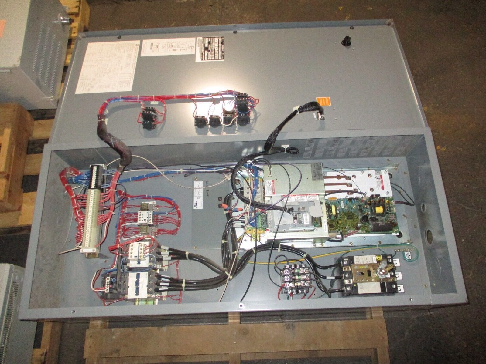 Square D Econoflex Altivar AC Drive 8839 58ENG4VY 40Hp 3Ph Used