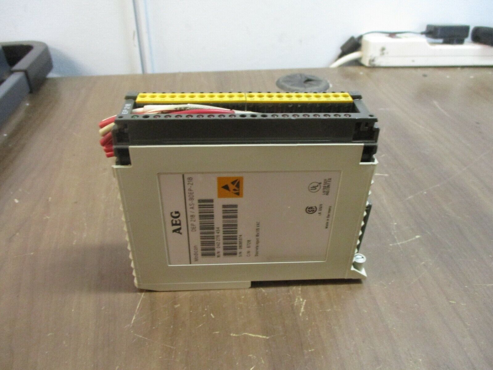 AEG Modicon Discrete Input Module DEP218/AS-BDEP-218 16X 115VAC Used
