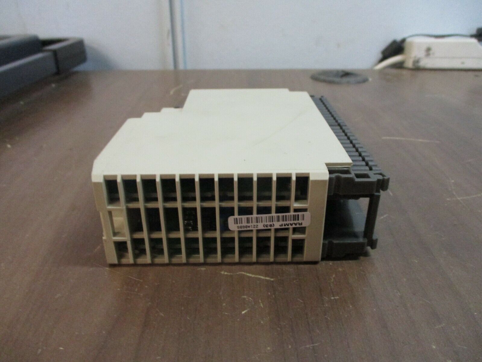 AEG Modicon Analog Output Module DAU 202 / AS-BDAU-202 Single Isolated 2X 10V