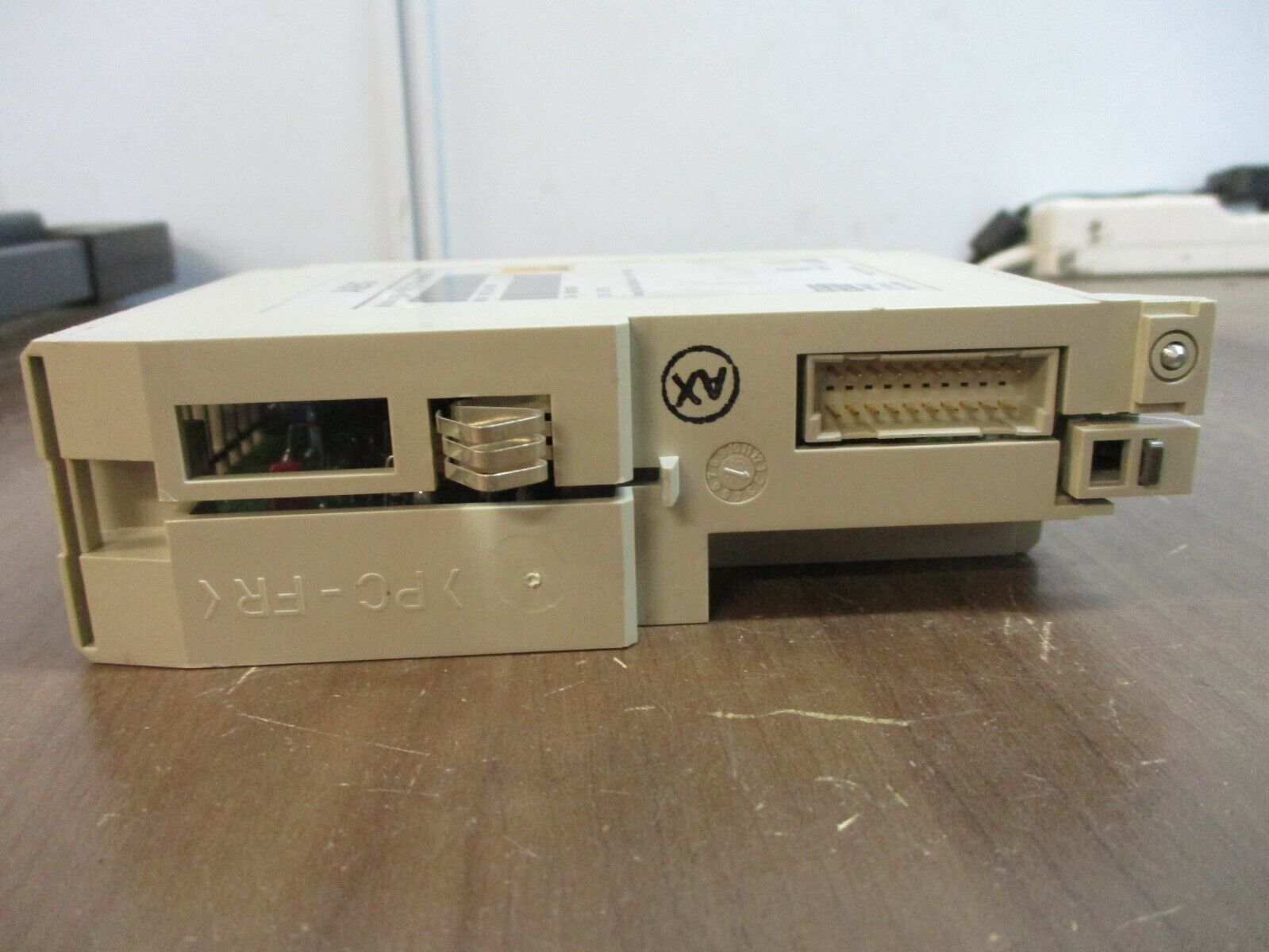 AEG Modicon Analog Output Module DAU 202 / AS-BDAU-202 Single Isolated 2X 10V