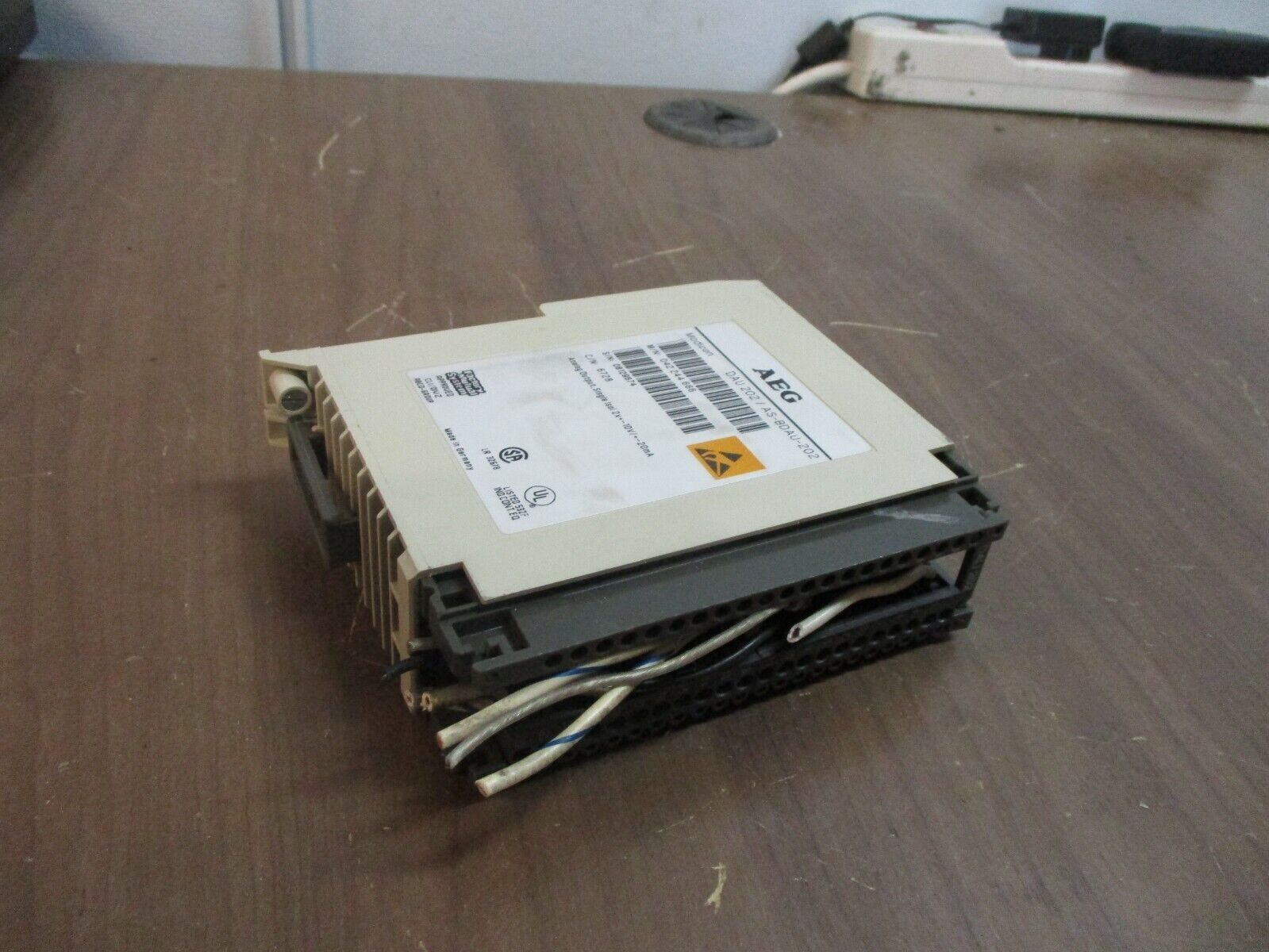 AEG Modicon Analog Output Module DAU 202 / AS-BDAU-202 Single Isolated 2X 10V