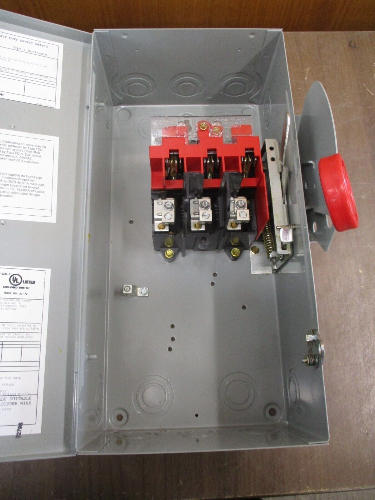 Cutler-Hammer Non-Fusible Safety Switch DH361UGK 30A 600V 3P Type 1 New Surplus