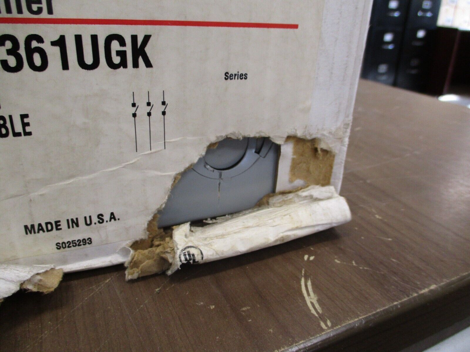 Cutler-Hammer Non-Fusible Safety Switch DH361UGK 30A 600V 3P Type 1 New Surplus