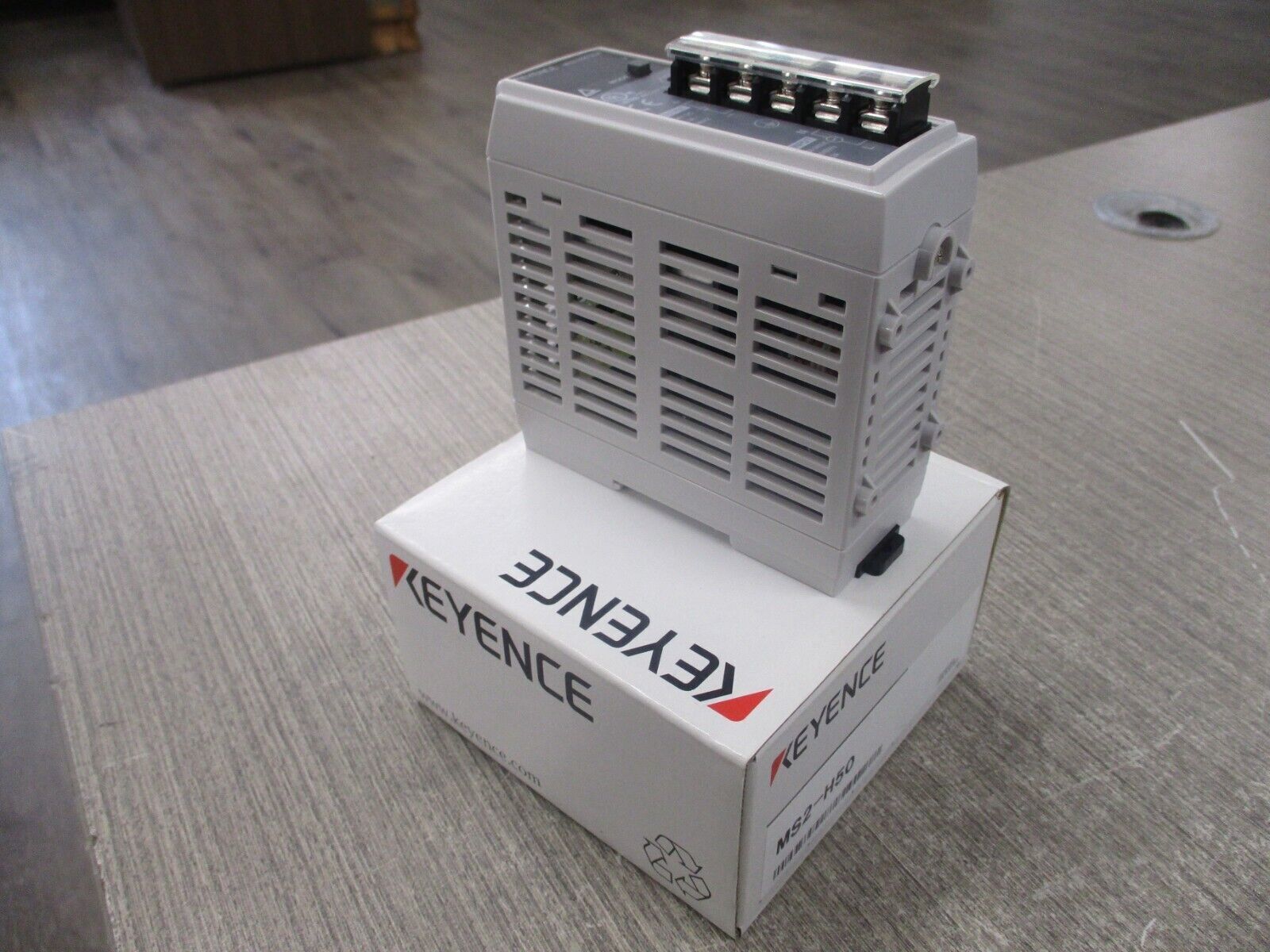 Keyence Compact Switching Power Supply MS2-H50 50W New Surplus