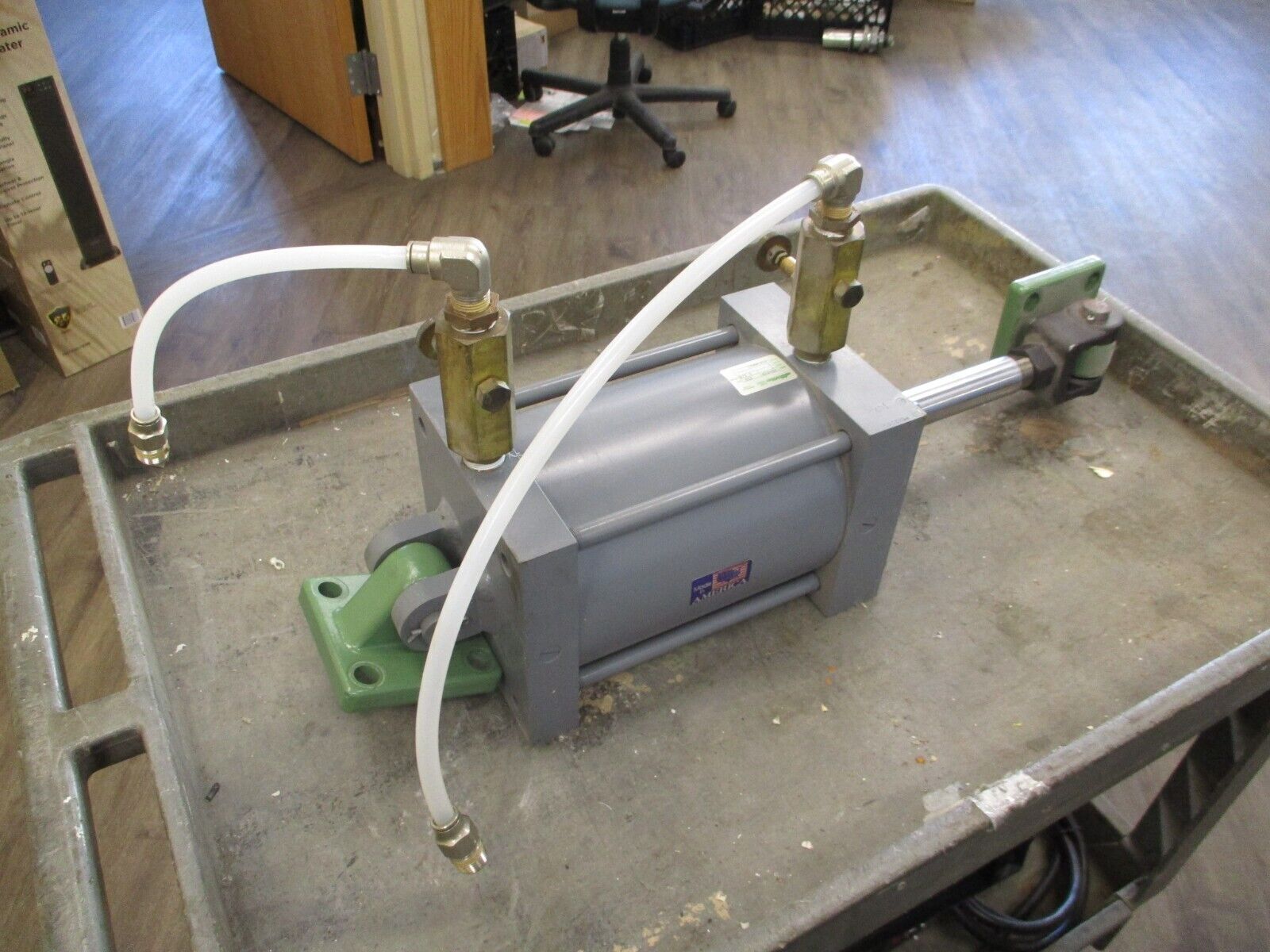 Miller Fluid Power Hydraulic Cylinder A84B2B 250PSI Bore: 7" Stroke: 7" Used