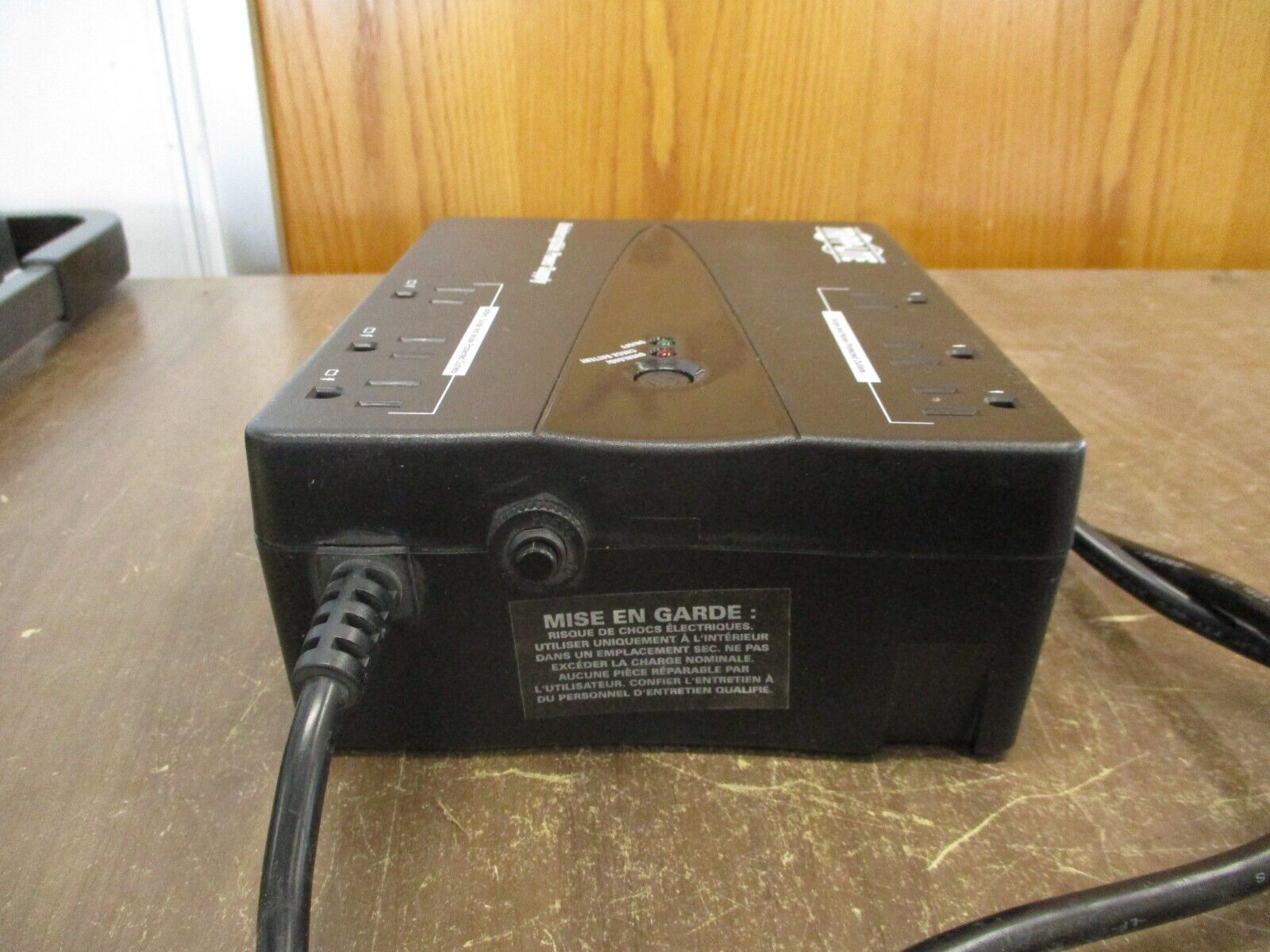 Tripp-Lite UPS BC350 Input: 120V 60Hz 10A Output: 115V 60Hz 180W 350VA Used
