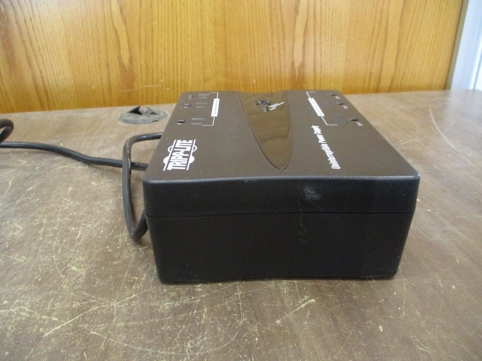 Tripp-Lite UPS BC350 Input: 120V 60Hz 10A Output: 115V 60Hz 180W 350VA Used