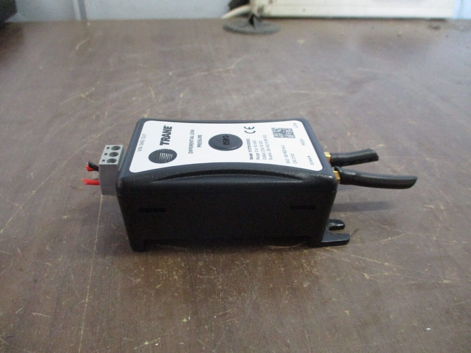 Trane Low Pressure Differential Sensor X13791003002 Range: 0-10in WC Used