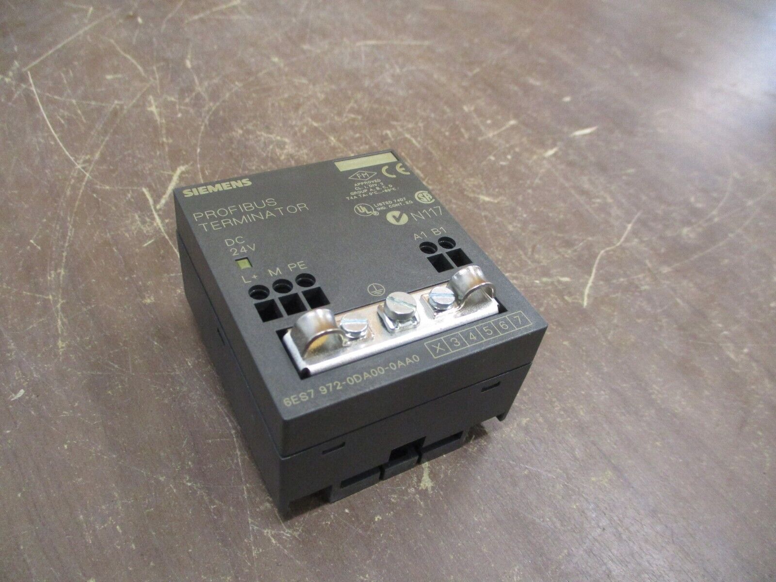 Siemens Simatic Profibus Terminator 6ES7 972-0DA00-0AA0 E-Stand: 02 New Surplus