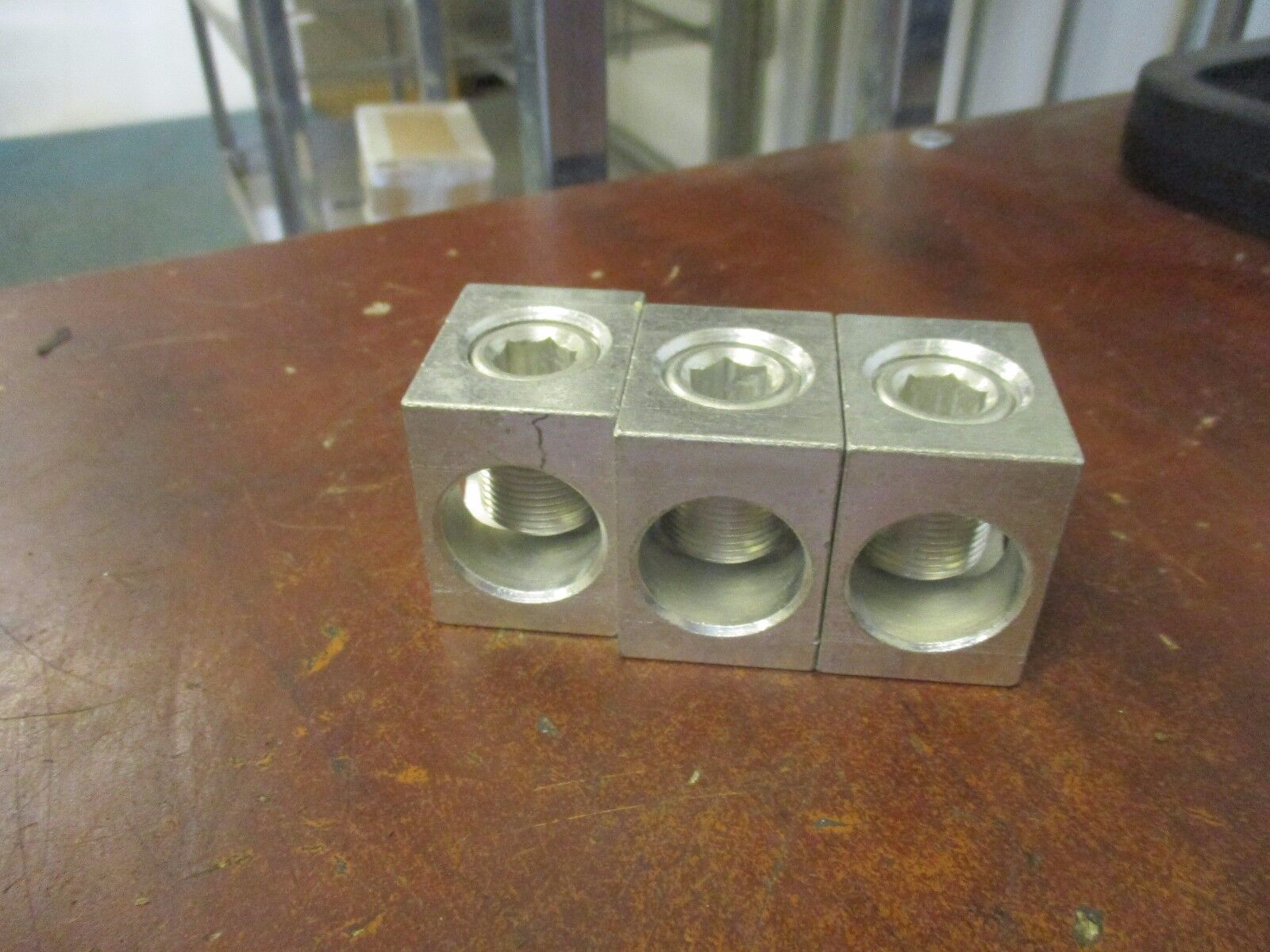 Ilsco Lug D3591 3/0-750MCM "Lots of 3" Used