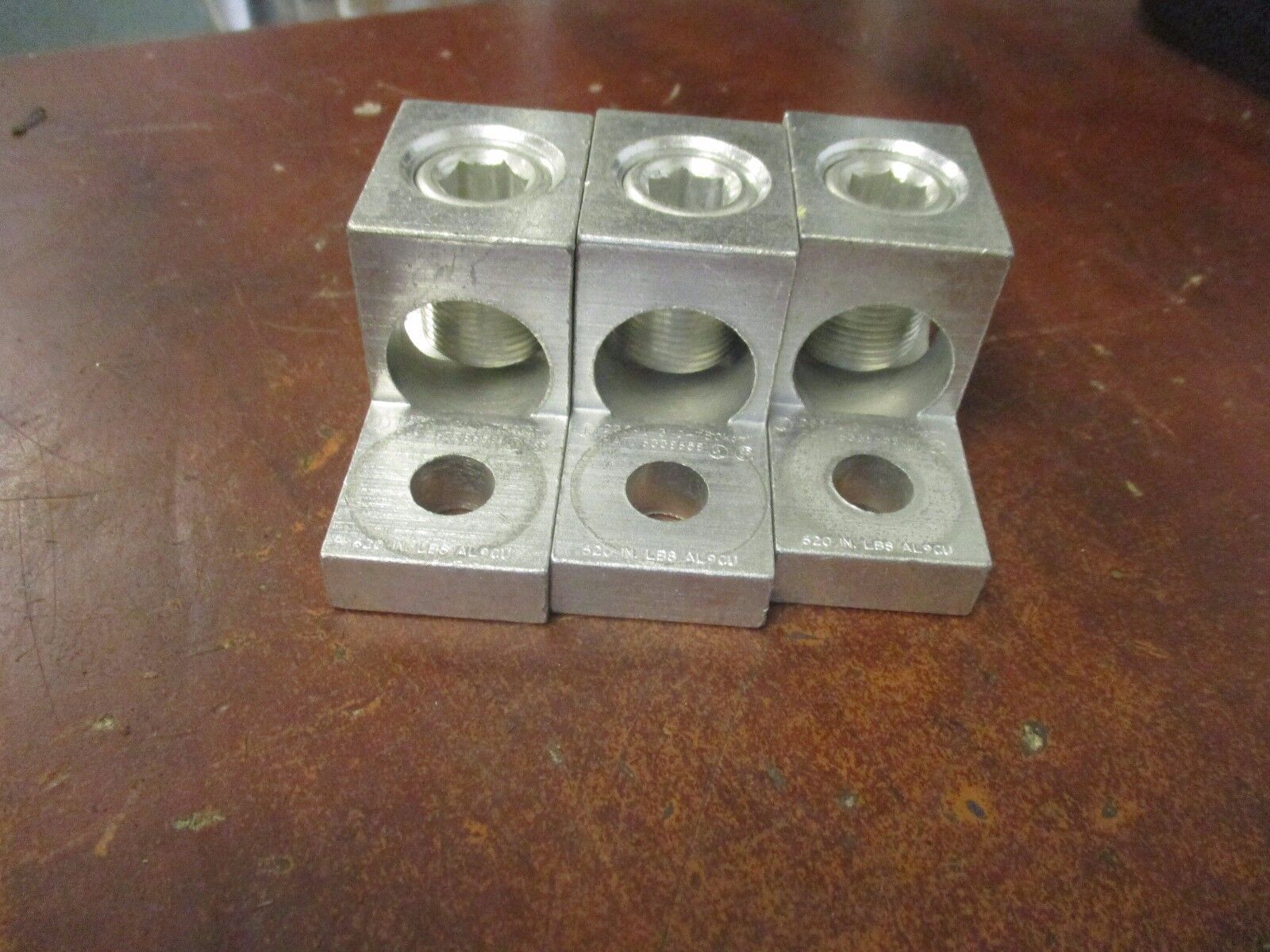 Ilsco Lug D3591 3/0-750MCM "Lots of 3" Used