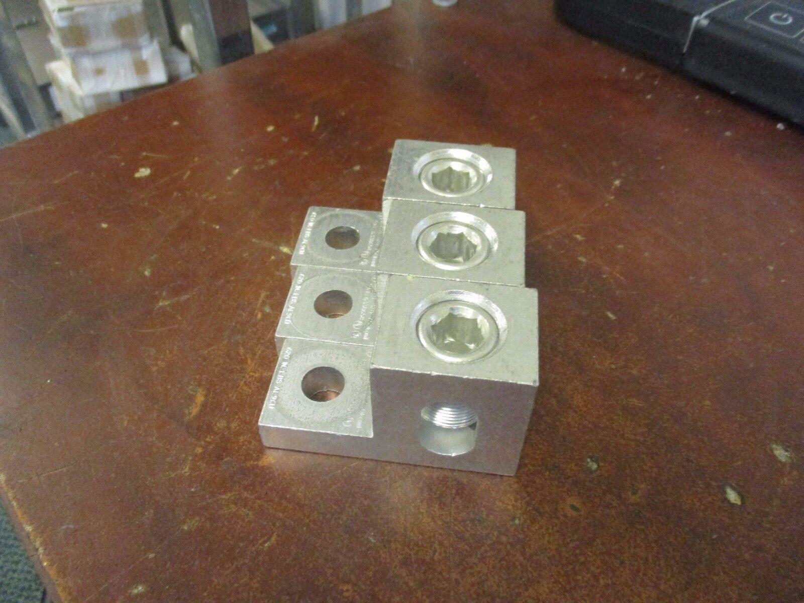 Ilsco Lug D3591 3/0-750MCM "Lots of 3" Used