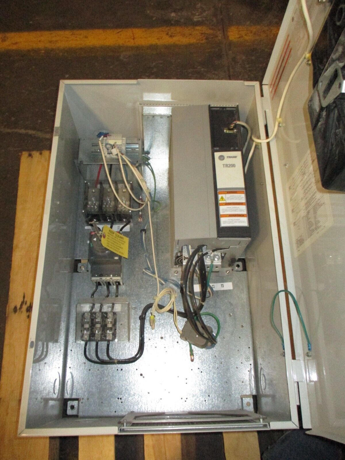 Trane TR200 AC Drive 177U0871 10HP 3Ph w/ Keypad Used