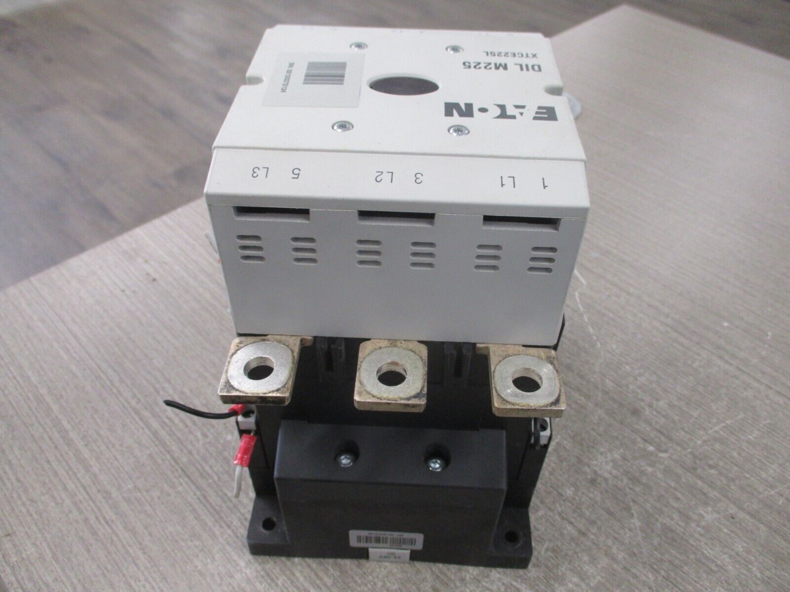 Eaton DIL M225 Contactor XTCE225L 24-48VDC Coil 250A 600V 3Ph Used