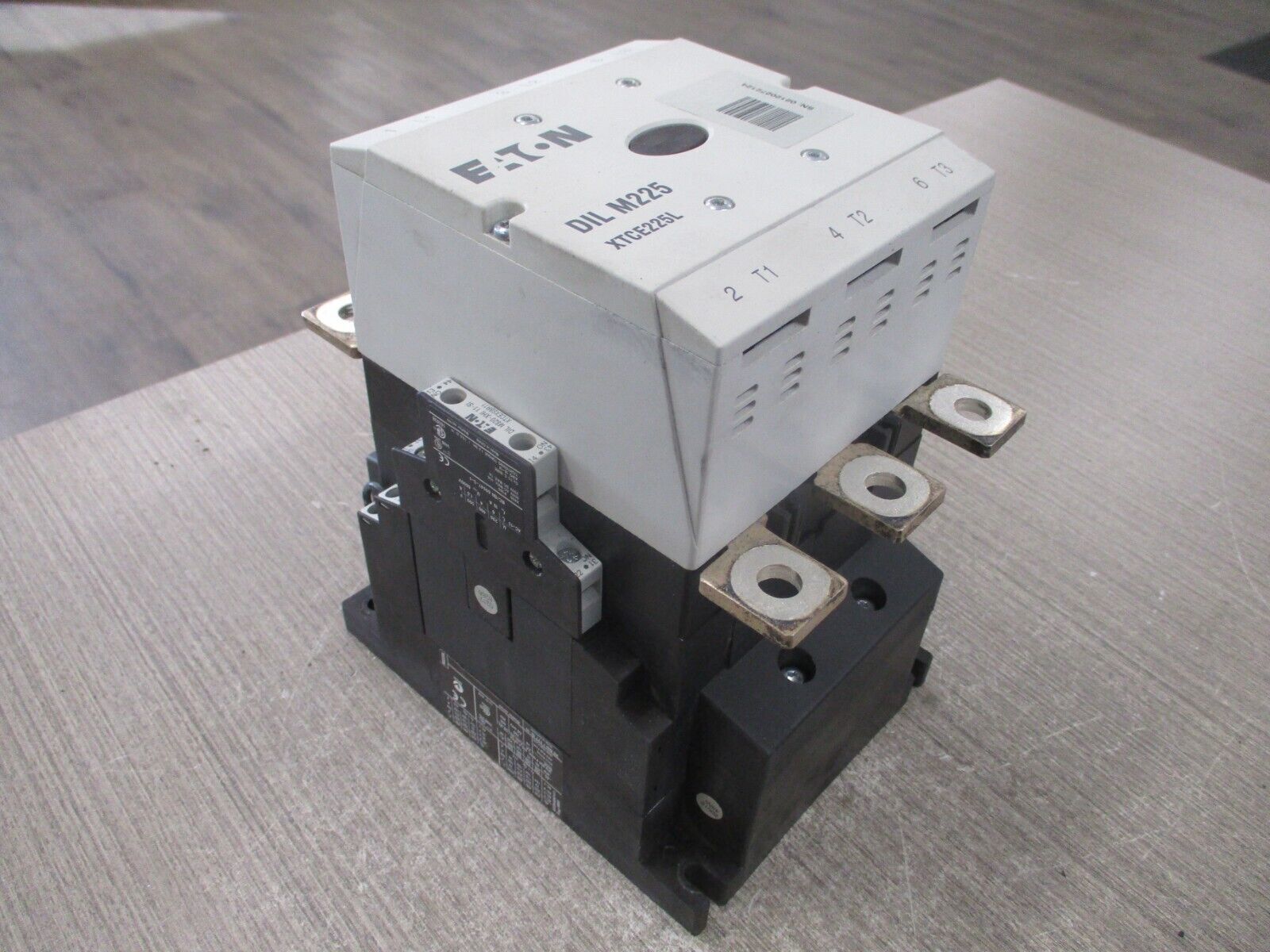Eaton DIL M225 Contactor XTCE225L 24-48VDC Coil 250A 600V 3Ph Used