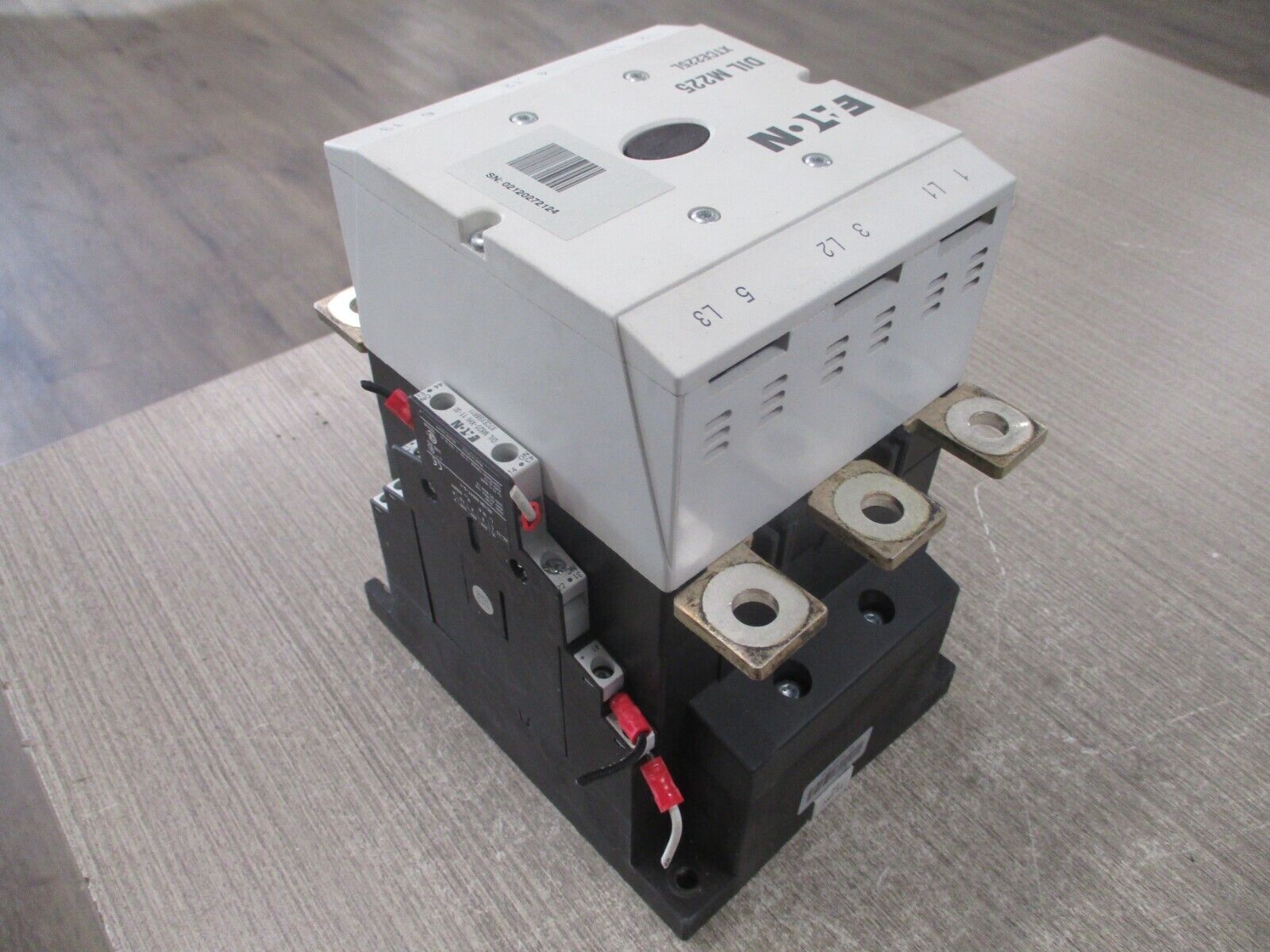 Eaton DIL M225 Contactor XTCE225L 24-48VDC Coil 250A 600V 3Ph Used
