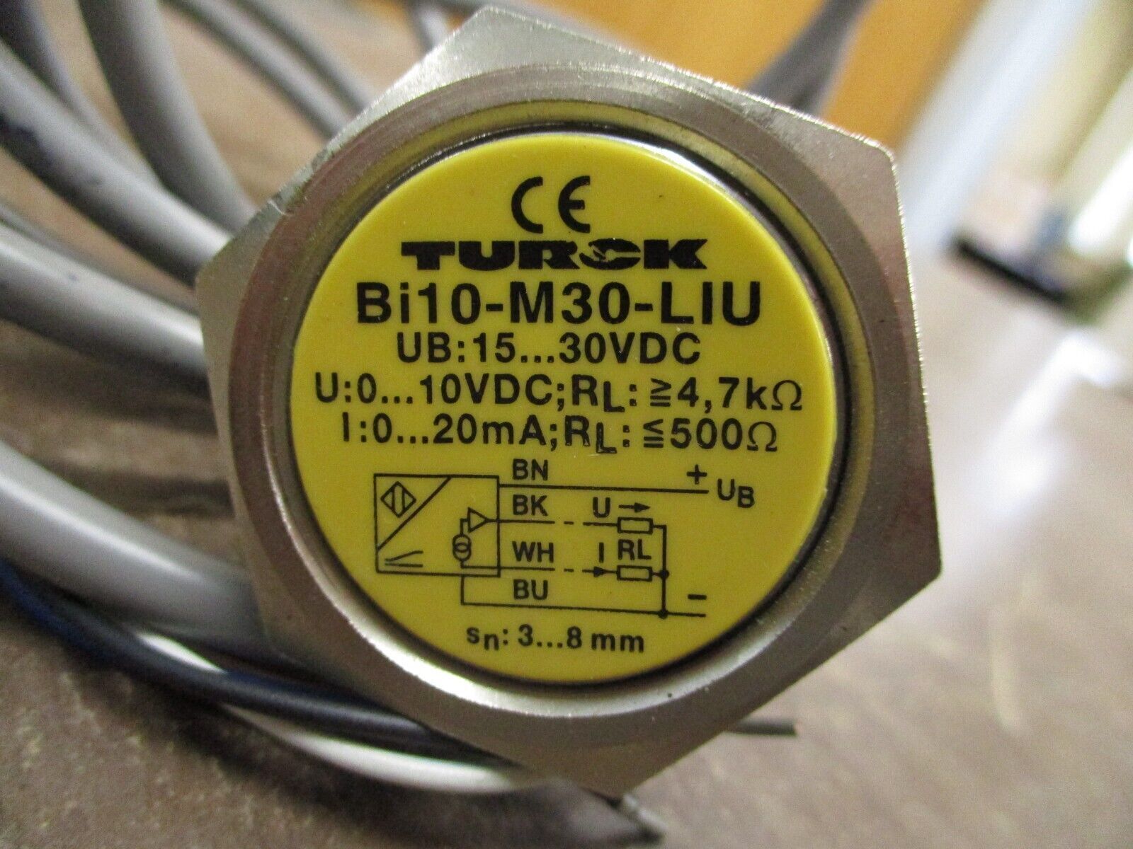 Turck Inductive Proximity Sensor Bi10-M30-LIU 15-30VDC Used