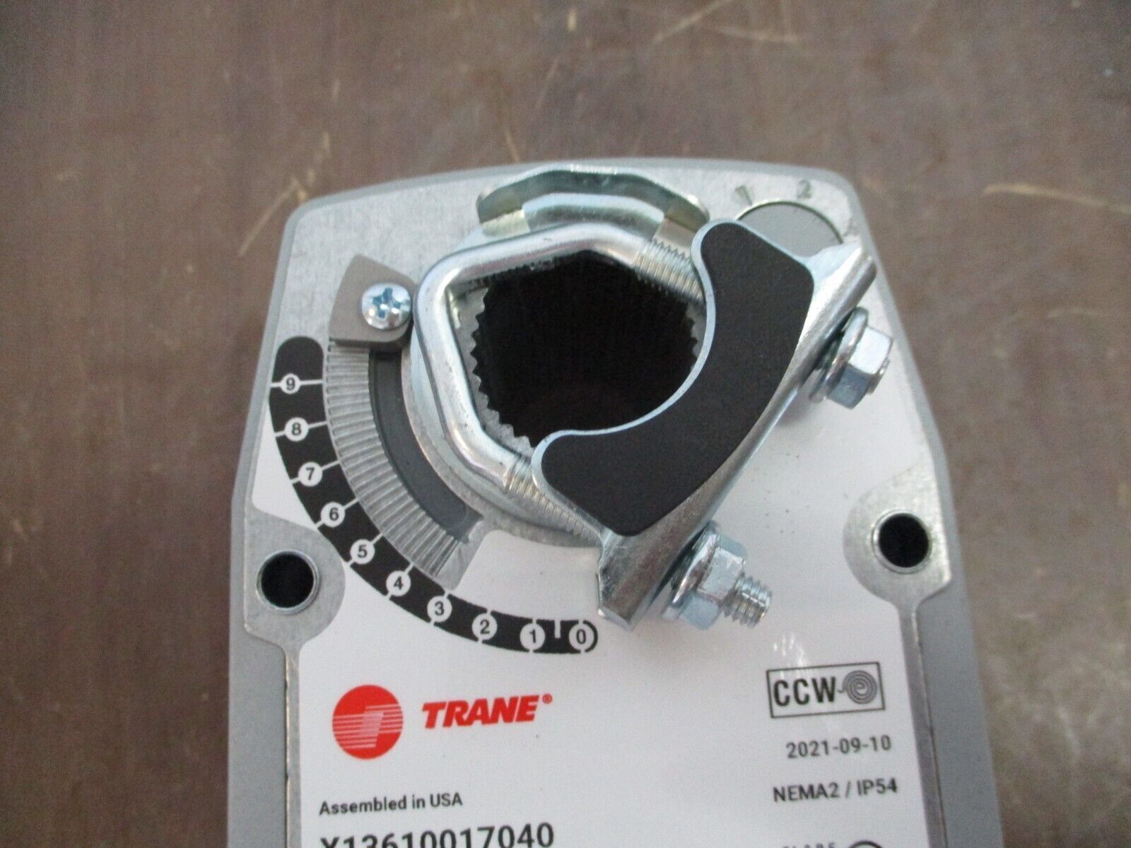 Trane Actuator X13610017040 180 in-lb 24V AC/DC Nema 2 *No Key* Used
