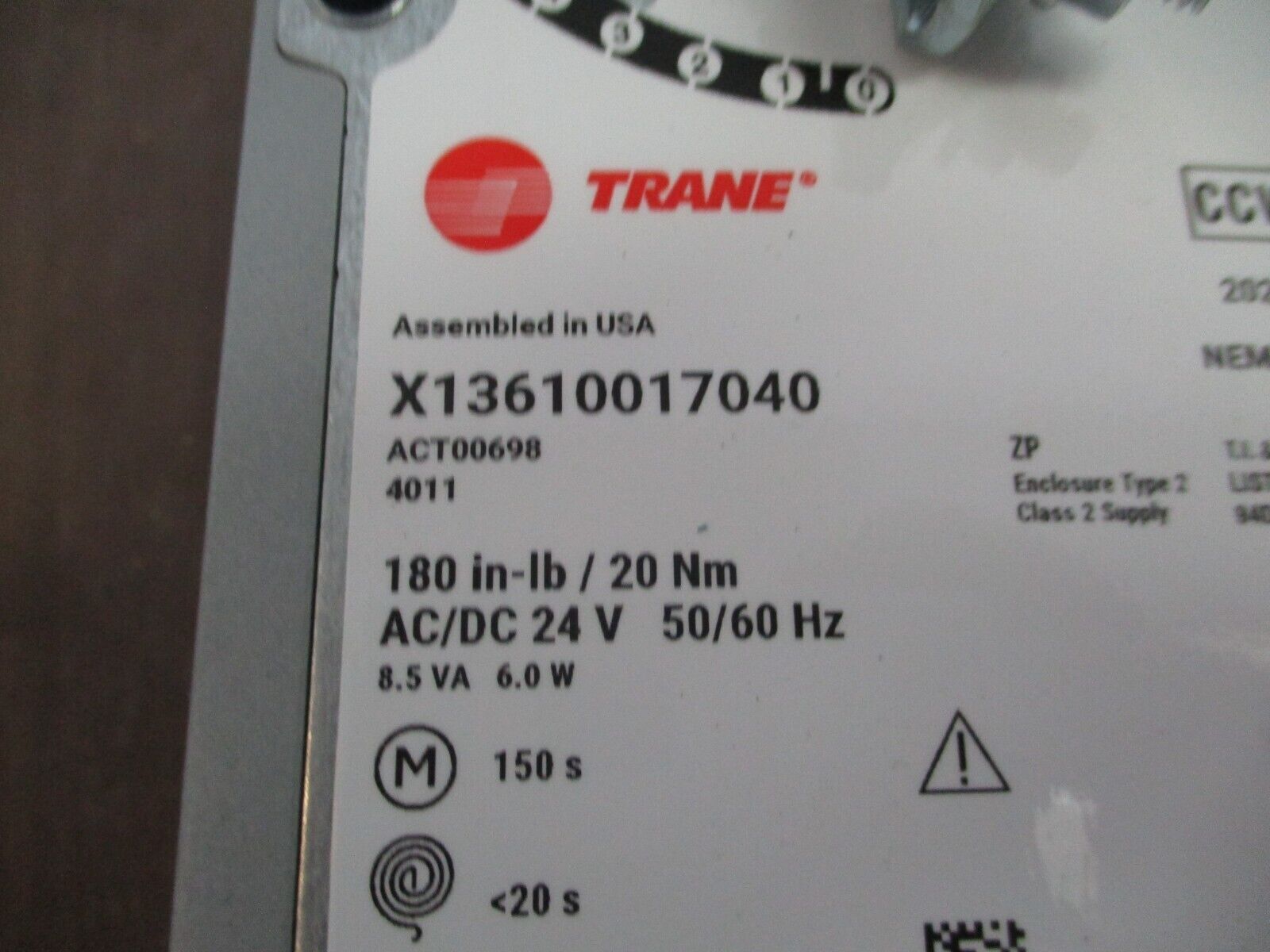 Trane Actuator X13610017040 180 in-lb 24V AC/DC Nema 2 *No Key* Used