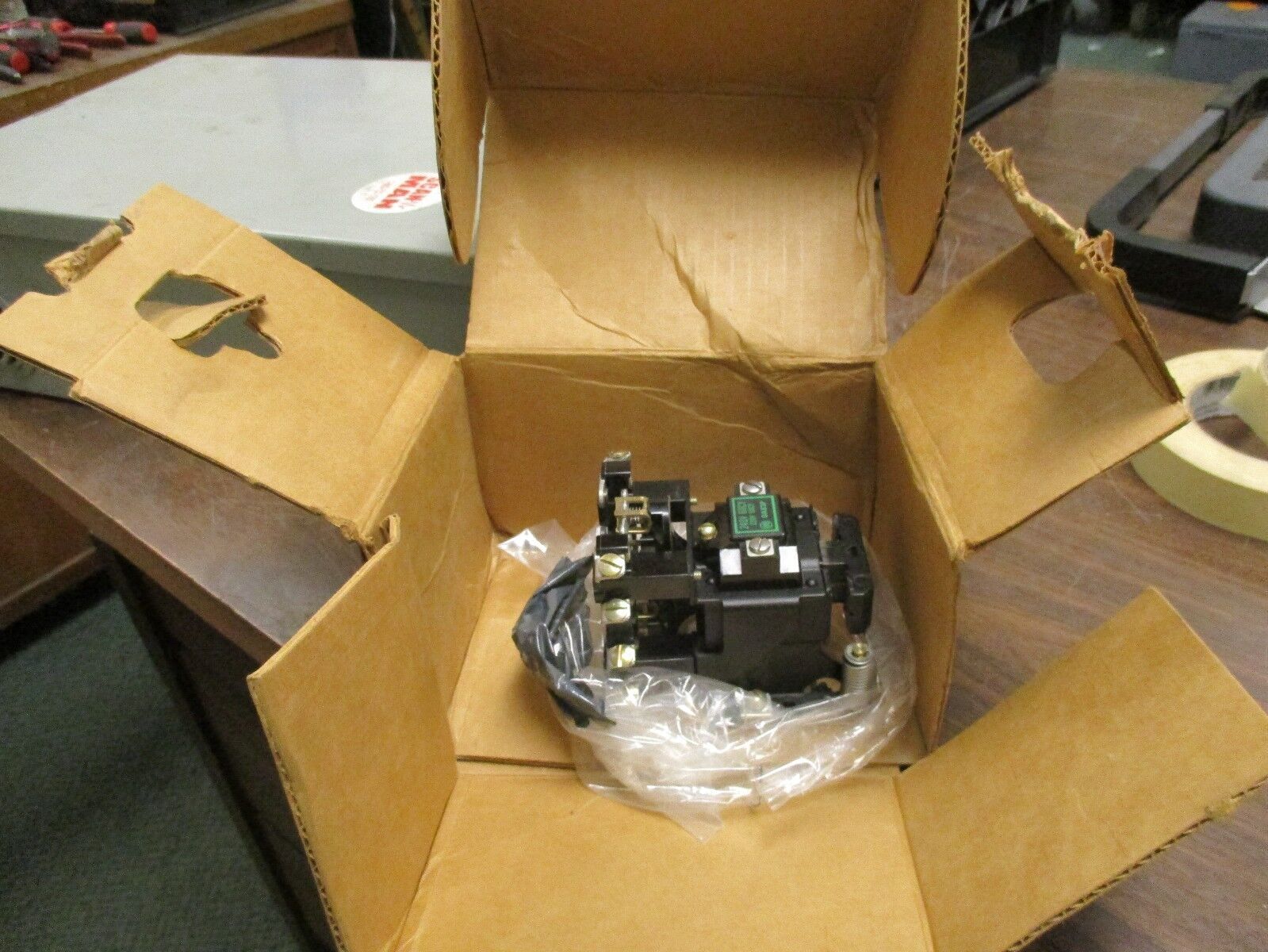Allen-Bradley Type B AC Relay 700-B400A2 240V Coil 4P New Surplus