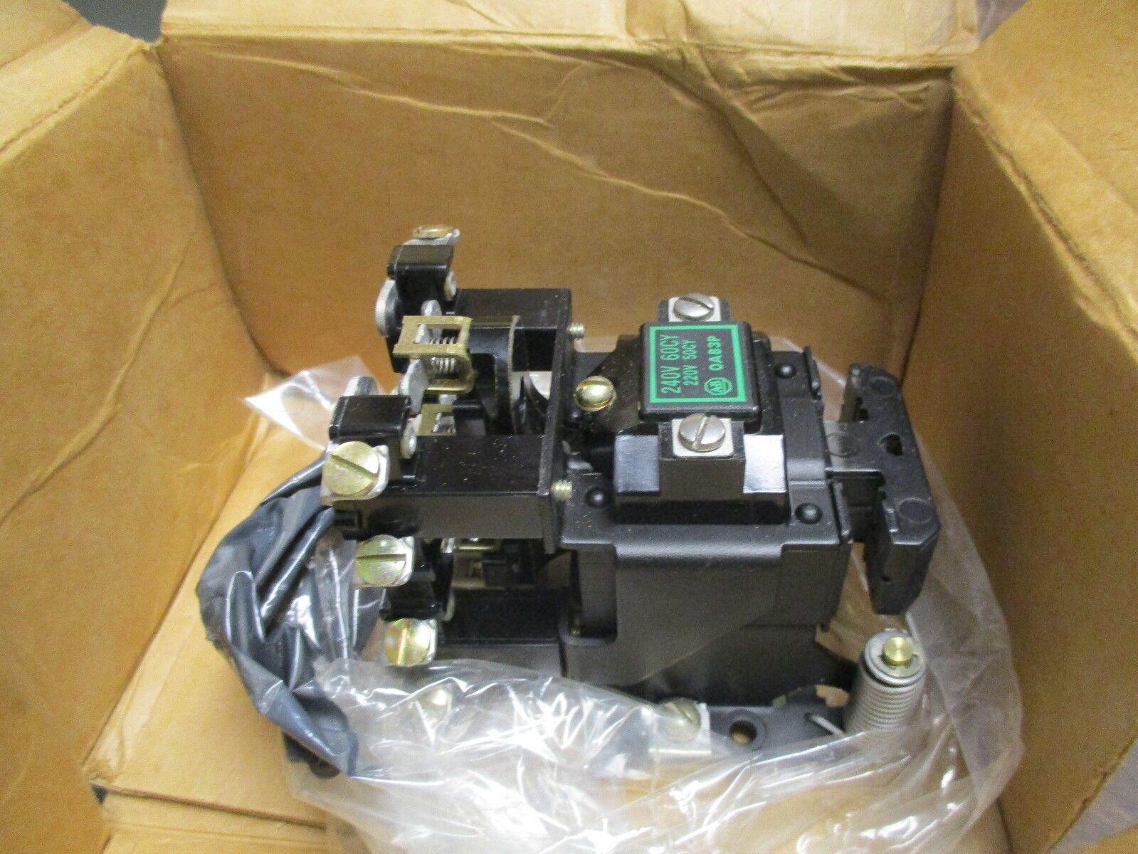 Allen-Bradley Type B AC Relay 700-B400A2 240V Coil 4P New Surplus