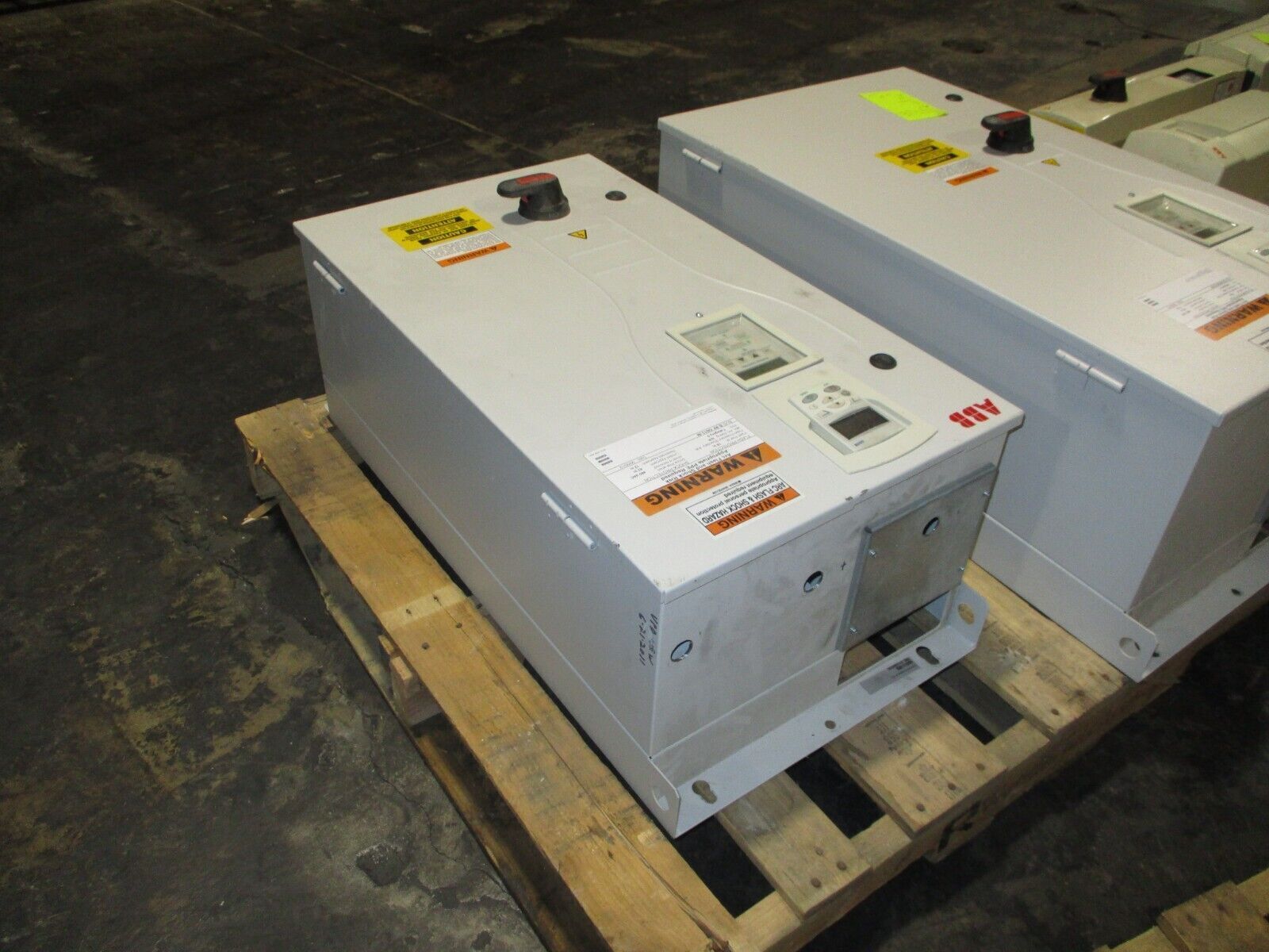 ABB ACH550 AC Drive w/ Bypass ACH550-BDR-015A-4+B055+F267+K452 10HP 3Ph Used