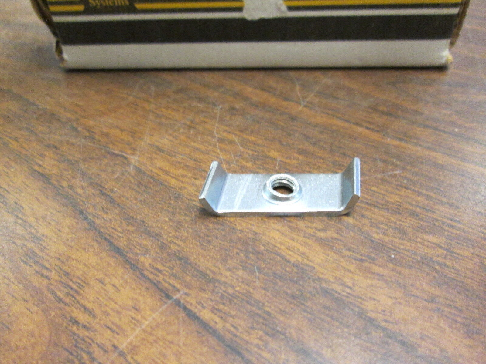 B-Line Fixture Nut B436 *Approx 100* New Surplus