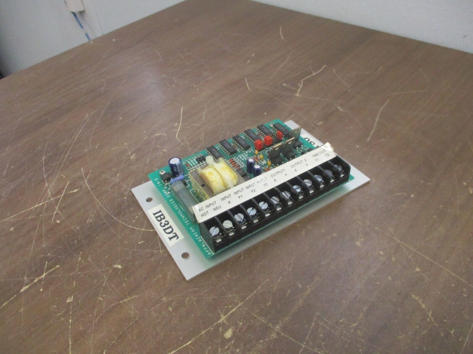 Aptech Isolation Relay Board IB-3 120V 60Hz Pulse Rate: 10pps Used