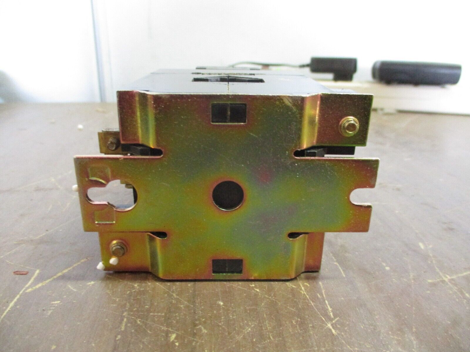 GE Industrial Relay CR120B01122 120V Coil 10A 600V New Surplus