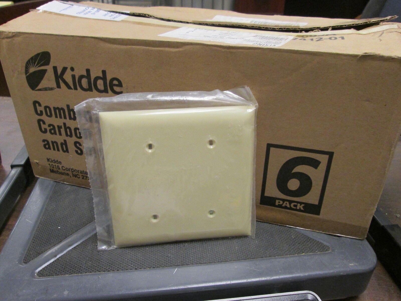 2 Gang Blank Cover Ivory *Lot of 30* New Surplus