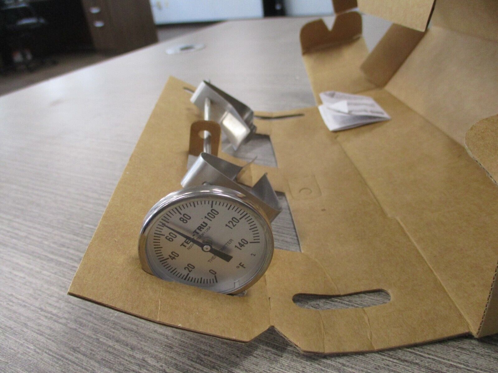 Tel-Tru Thermometer GT100R Range : 0 - 140 Stem: 8" New Surplus
