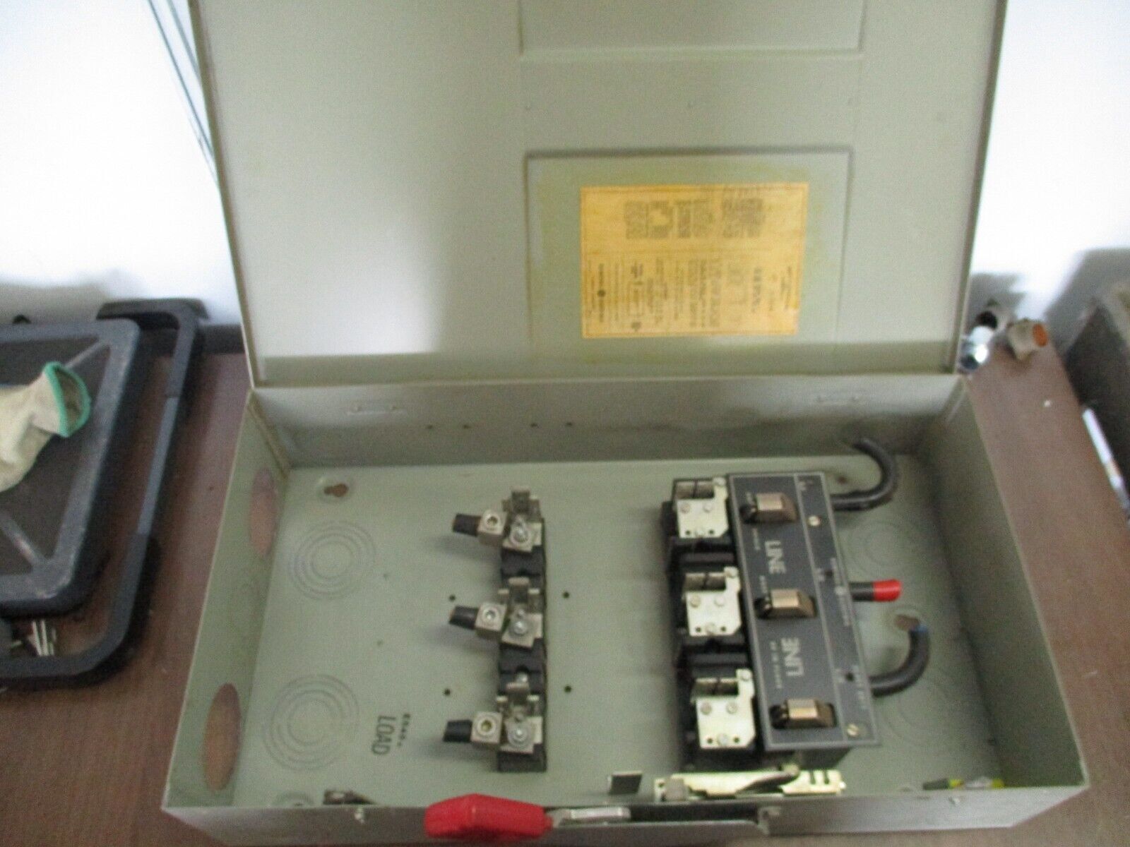 GE Fusible Safety Switch Disconnect TH4324 Mod 5 200A 240V Type 1 Enclosure Used