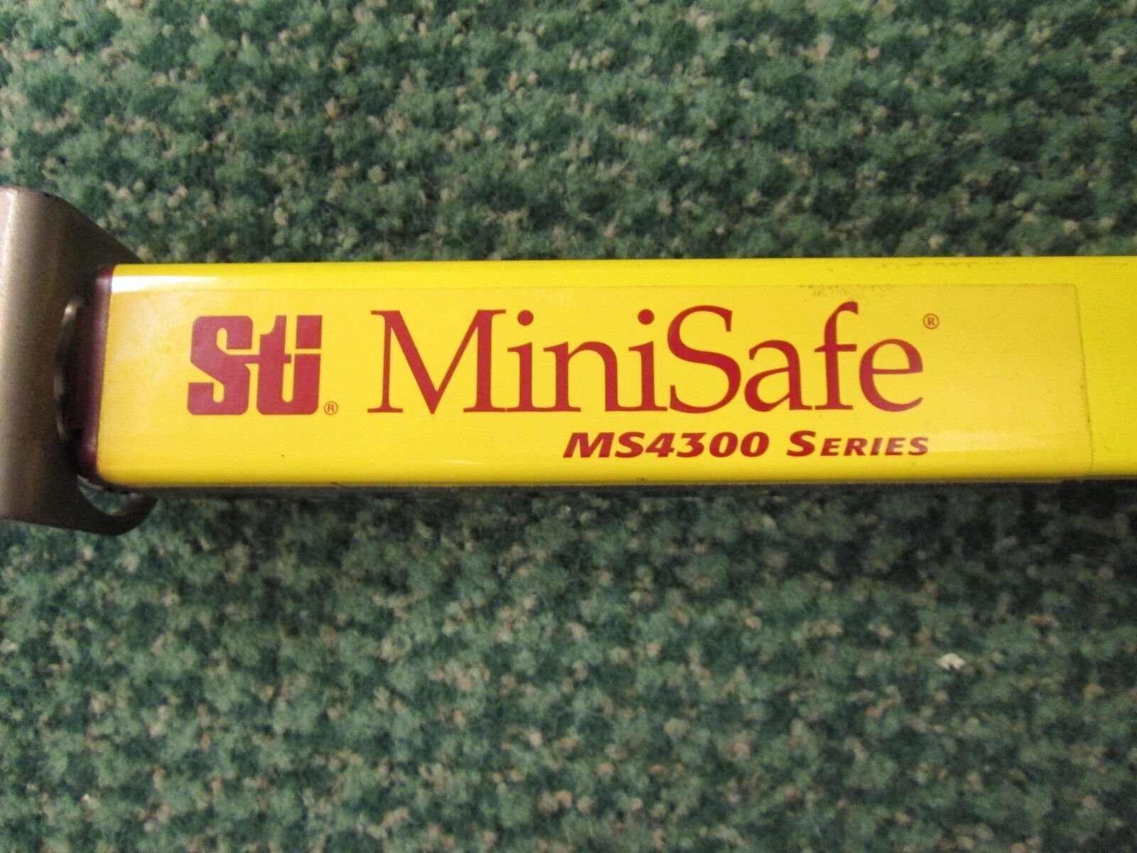 STI Light curtain with controller 70027-1000 with 2 MiniSafe MS4300 42672-0240