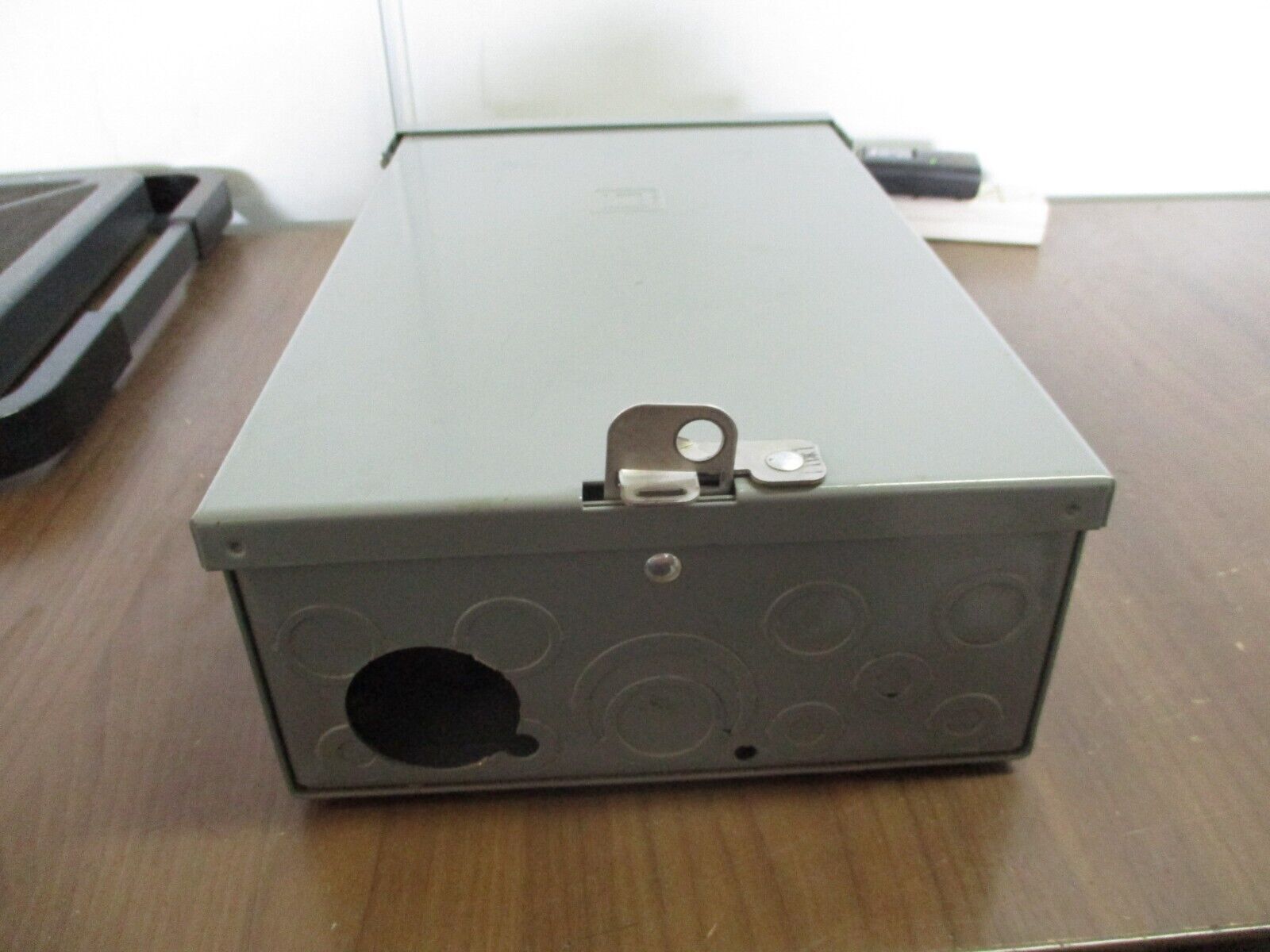 Square D Homeline 3R Load Center HOM4-8L125GRB Ser. 001 125A 120/240V 50/60Hz