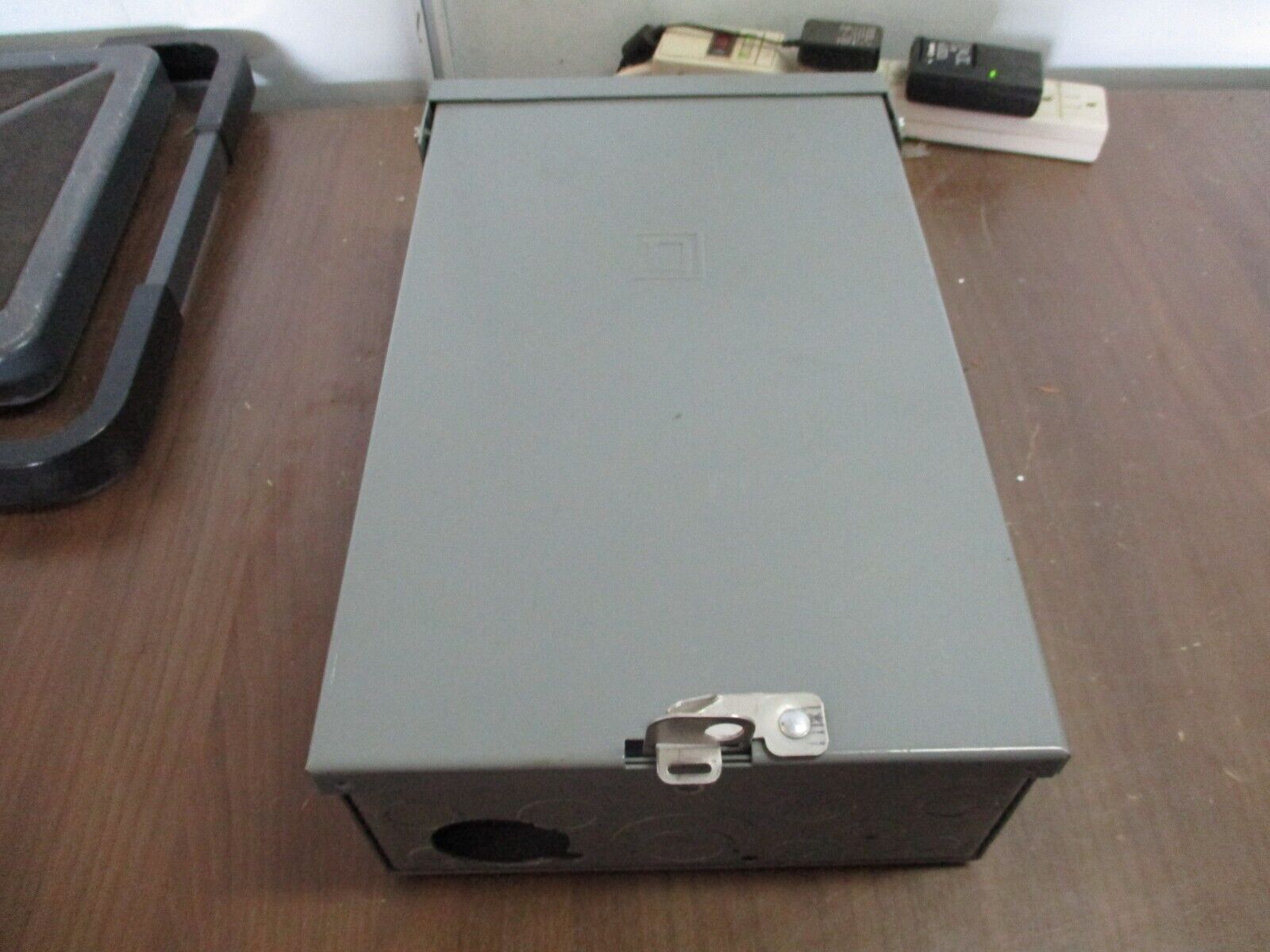 Square D Homeline 3R Load Center HOM4-8L125GRB Ser. 001 125A 120/240V 50/60Hz