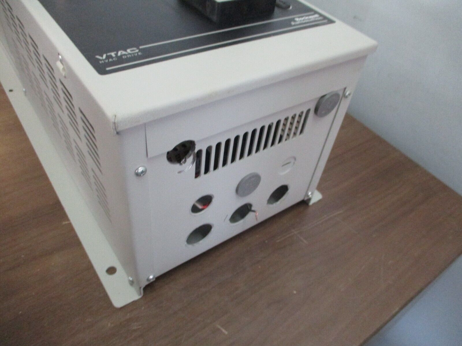 Rockwell Automation VTAC 9 AC Drive w/ Bypass 9VT-2541H0-D00 25HP 3Ph w/ Keypad