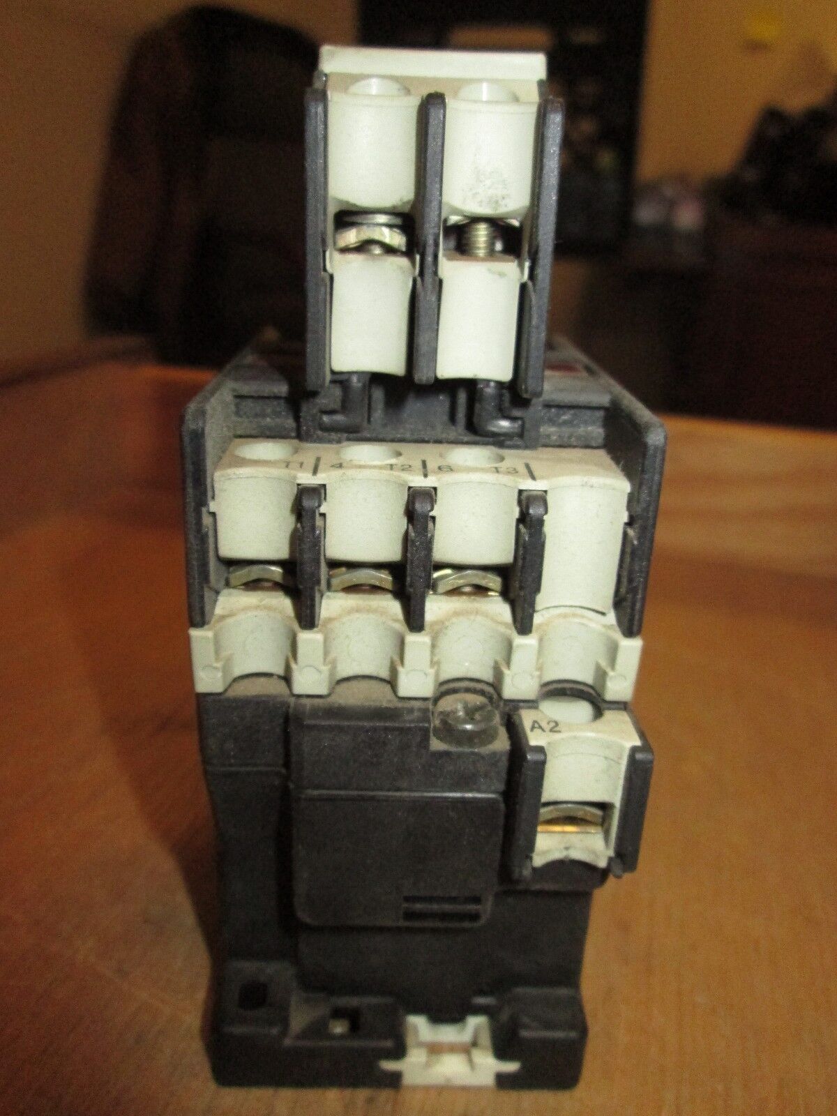 Klockner-Moeller Contactor DIL 00A M 120V coil 20A Used