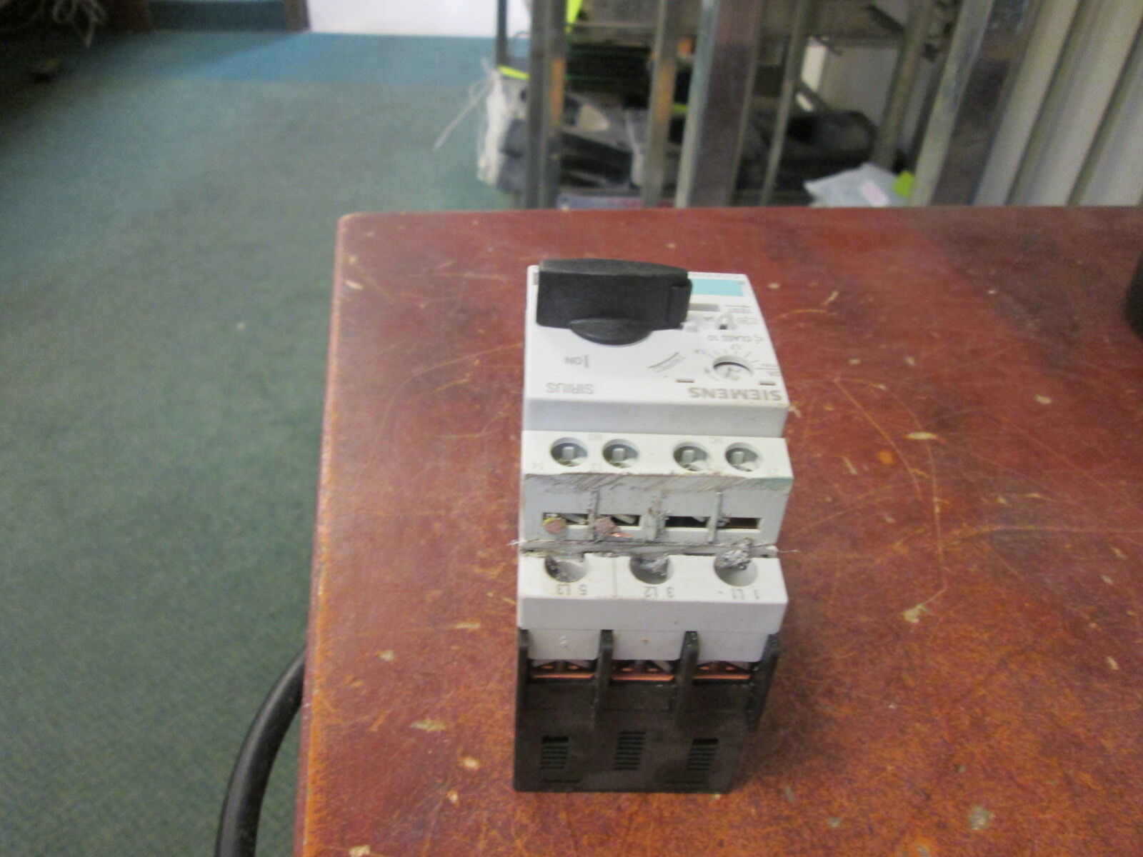 Siemens Sirius Motor Protector 3RV1021-1BA10 Trip: 1.4-2A 600V Used
