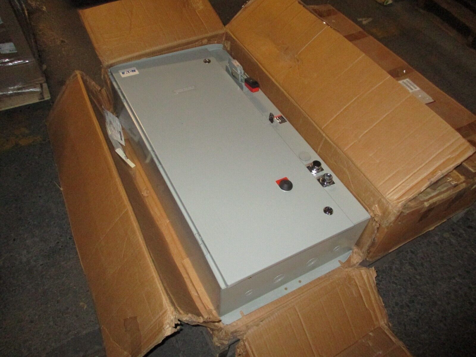 Eaton Size 3 Breaker Combination Pump Panel ECN5532CAG Mods: R63/E 460V Coil