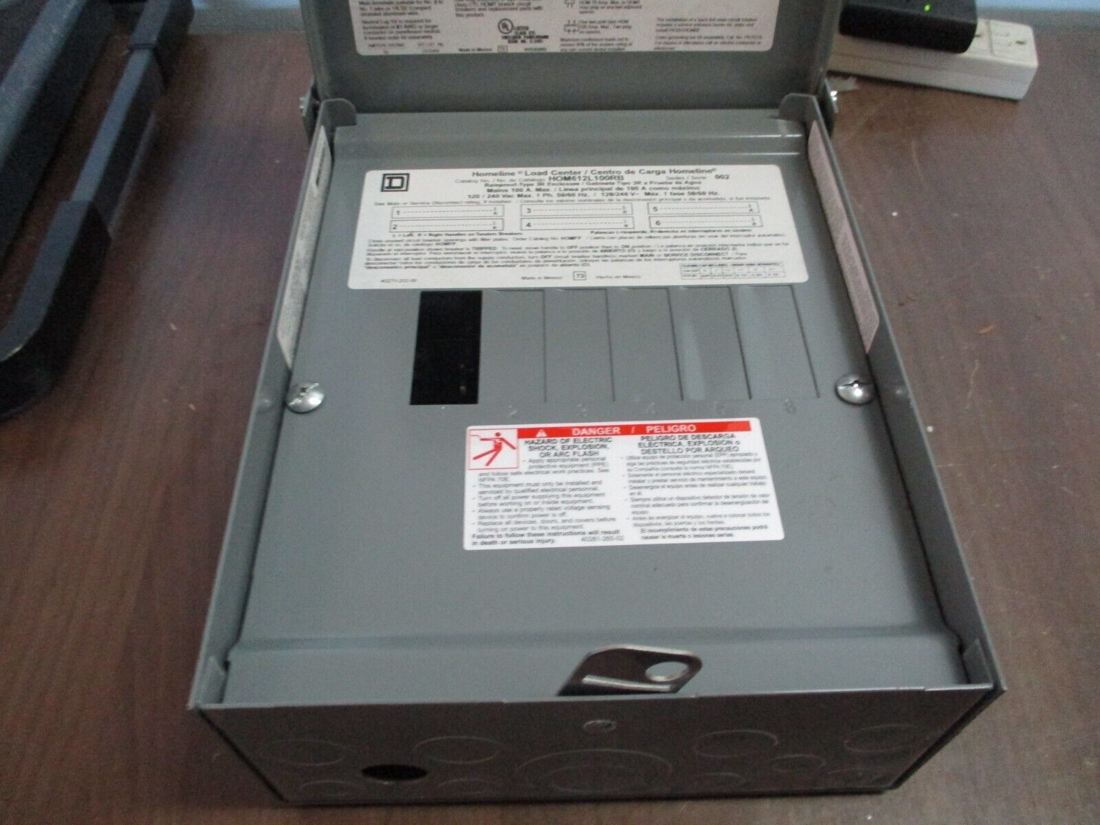 Square D Homeline 3R Load Center HOM612L100RB Ser. 002 100A 120/240V 1Ph 50/60Hz