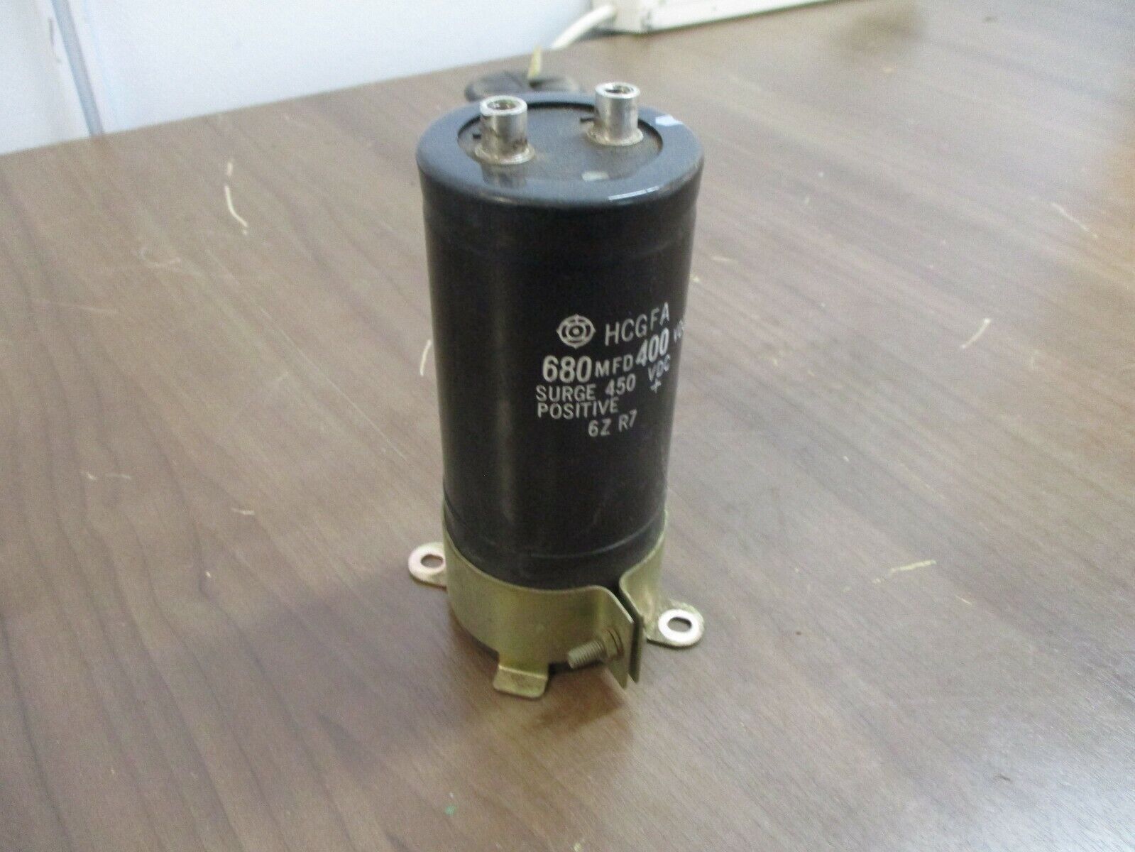 Hitachi Capacitor HCGFA 680MFD 400VDC Used