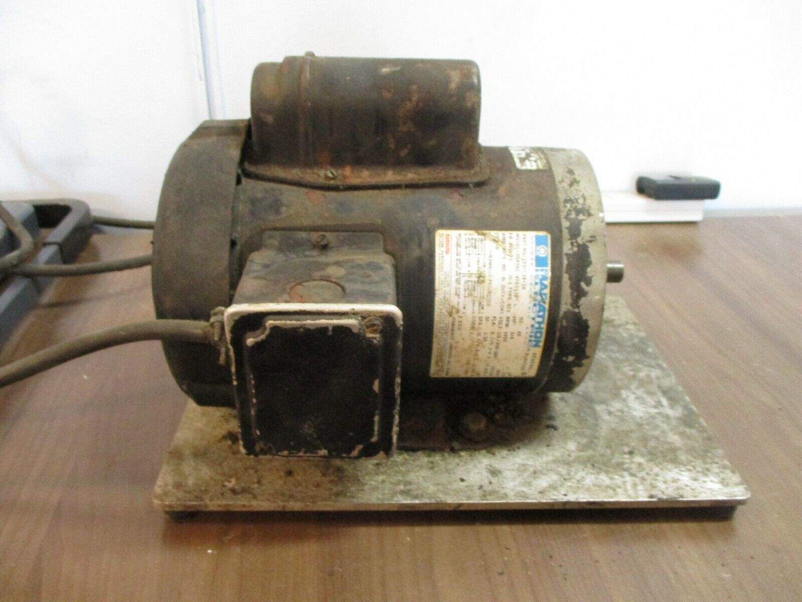 Marathon Electric Motor 155-016-10 3/4HP 3600RPM 1Ph 115/208-230V 60Hz Used