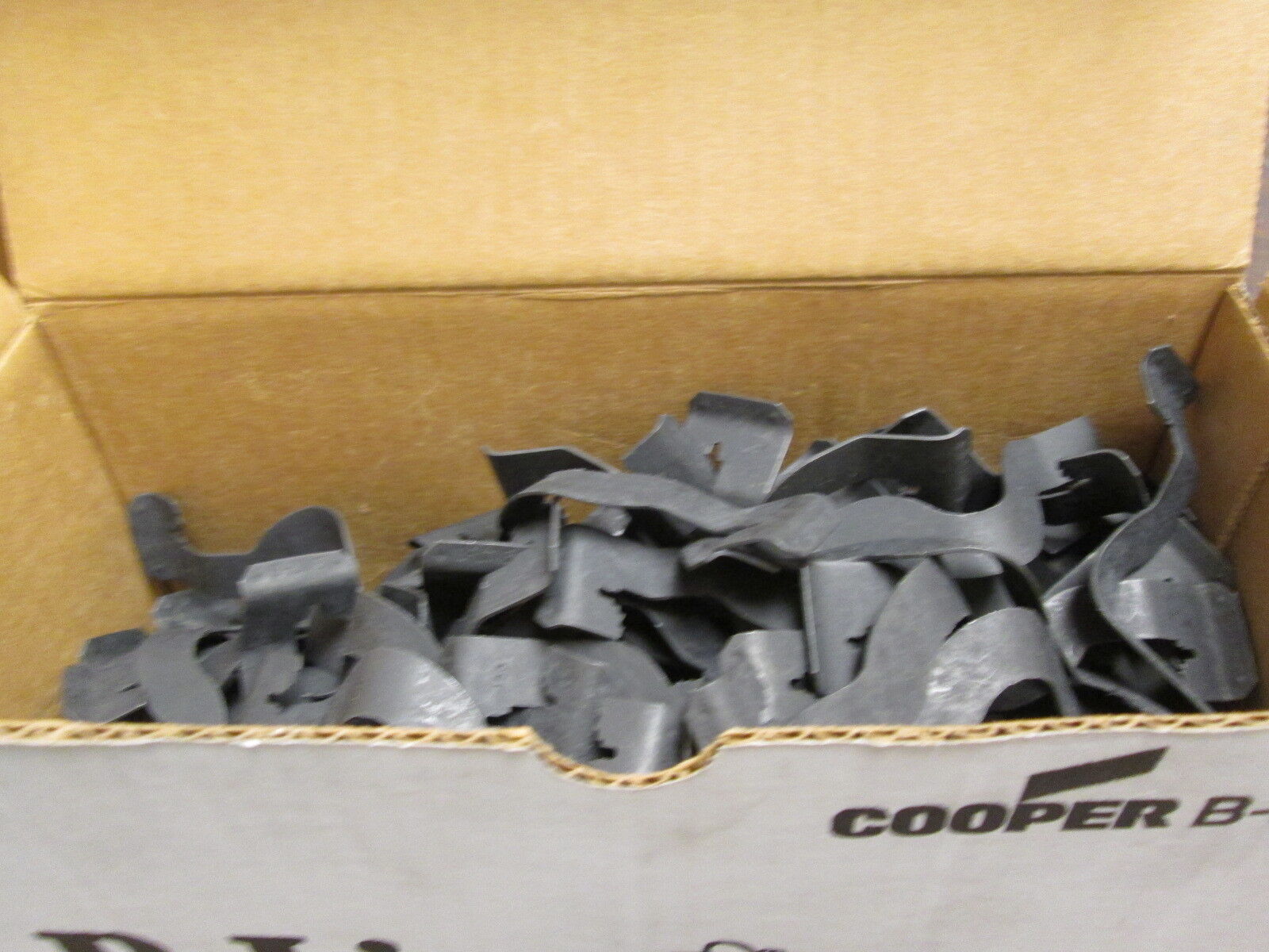 Cooper B-Line Wing Clip Rod and Wire Fastener BW-12 *Box of 100* New Surplus