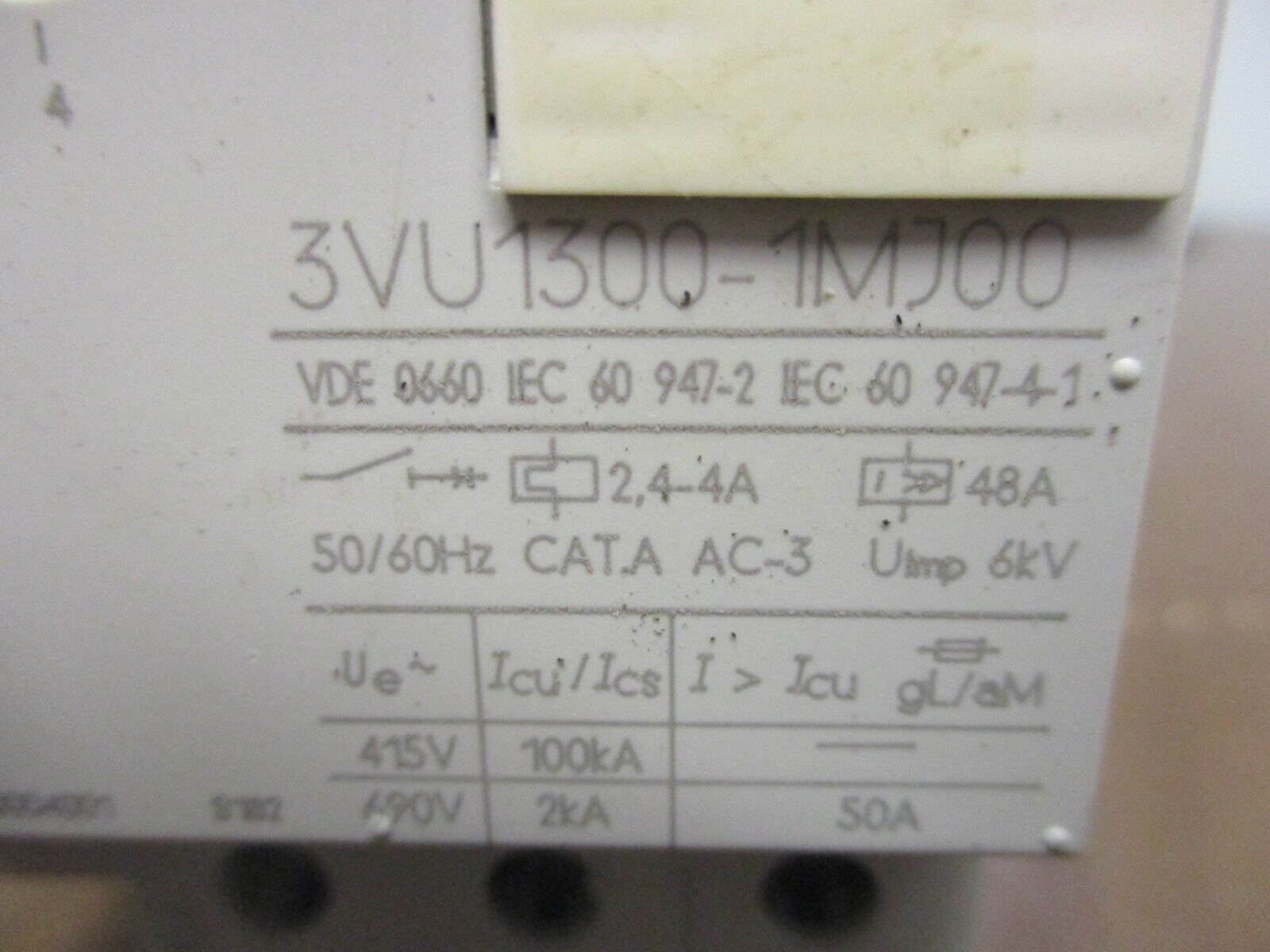 Siemens Manual Starter 3VU1300-1MJ00 Trip: 2.4-4A Used