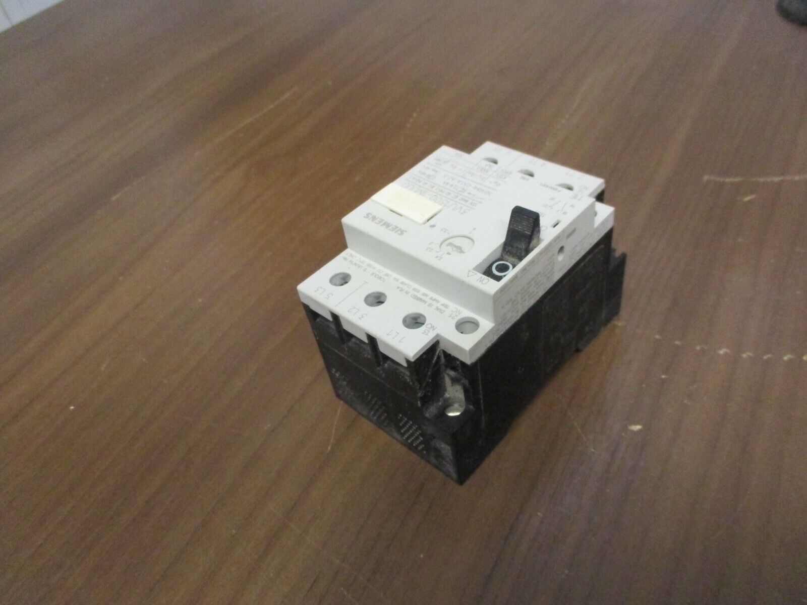 Siemens Manual Starter 3VU1300-1MJ00 Trip: 2.4-4A Used